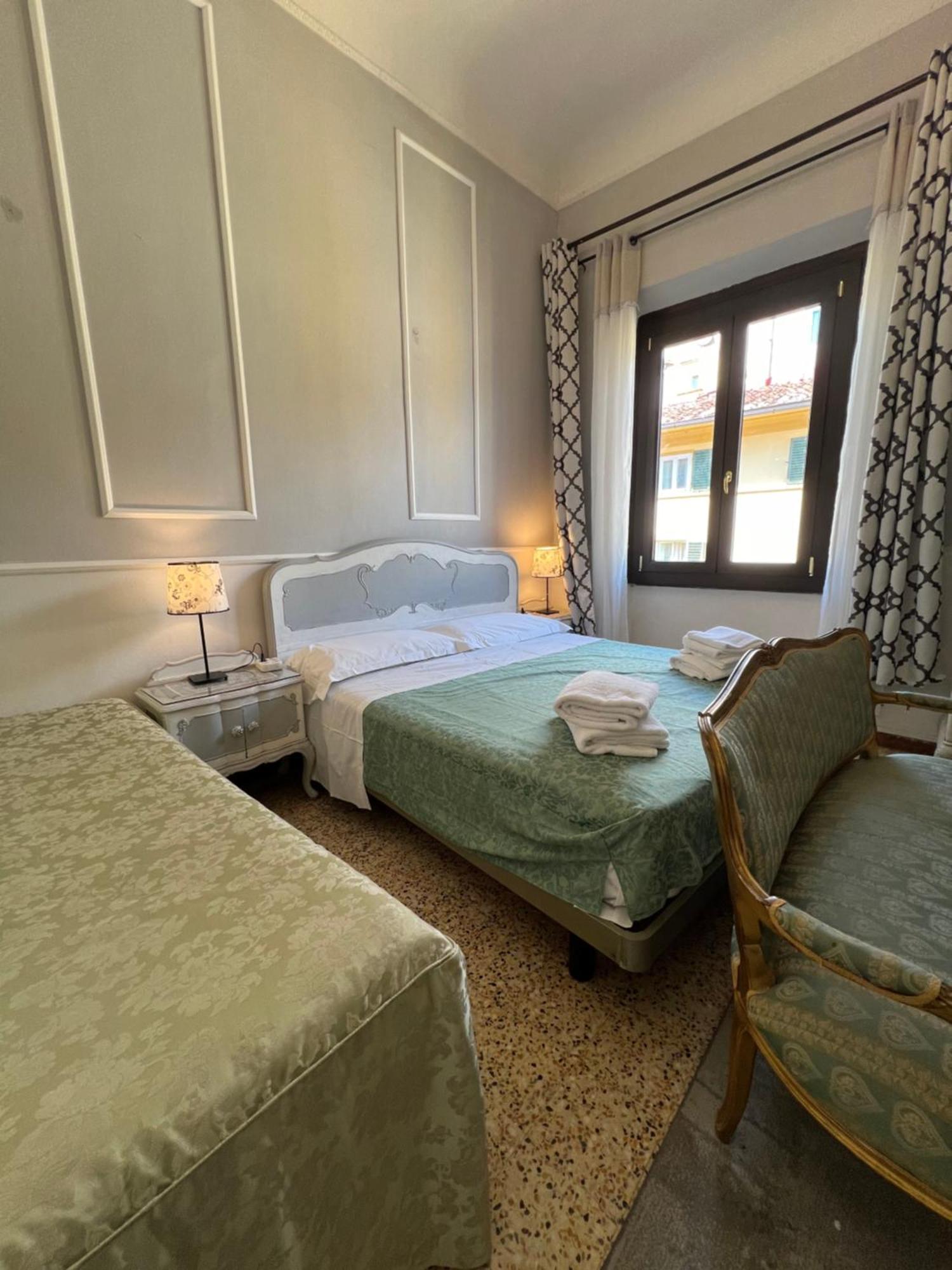 Camera Tripla con Bagno in Comune