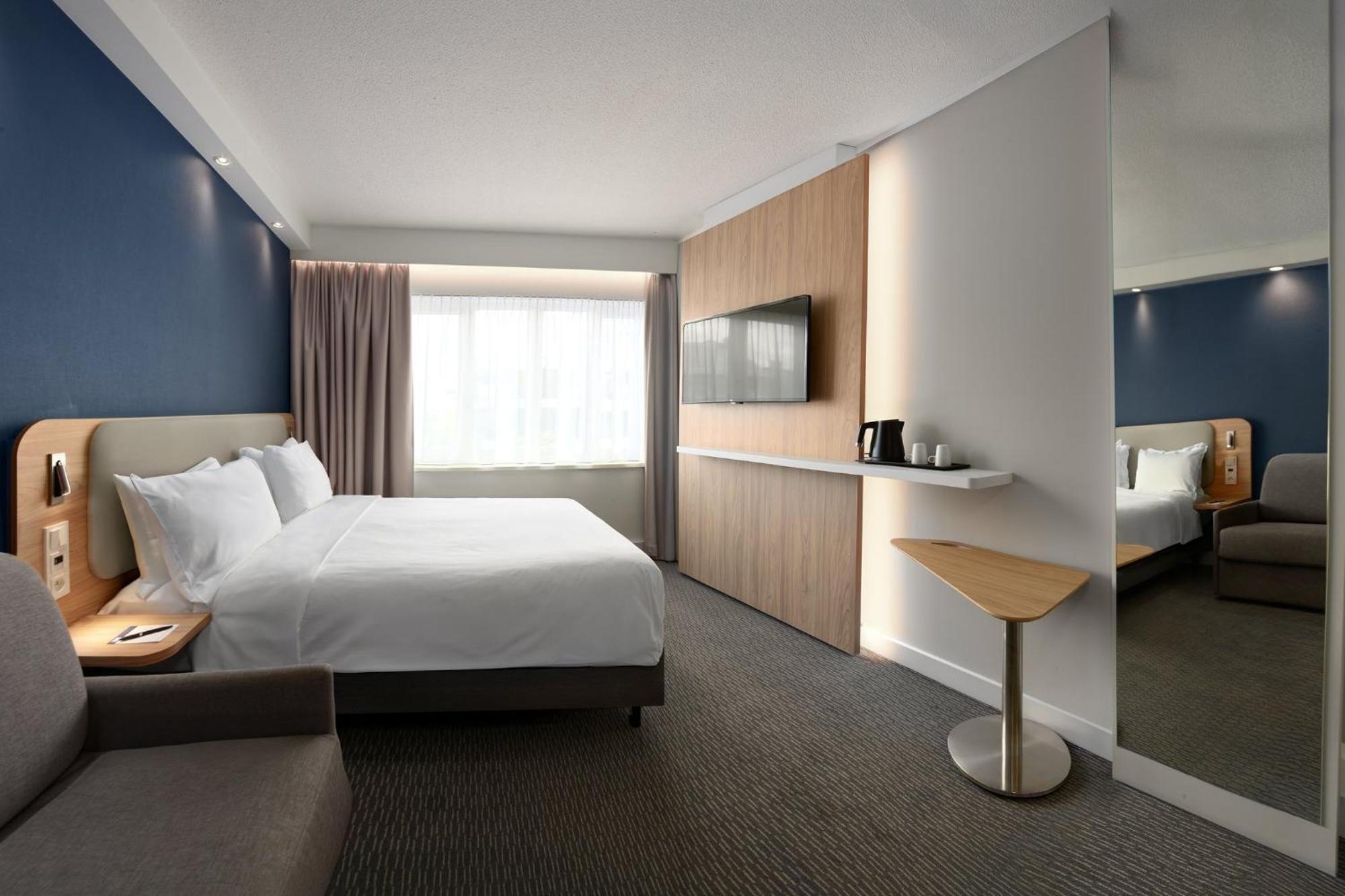 Standard Queen Room with Single Sofa Bed - Free Breakfast,1671865434:JPEG