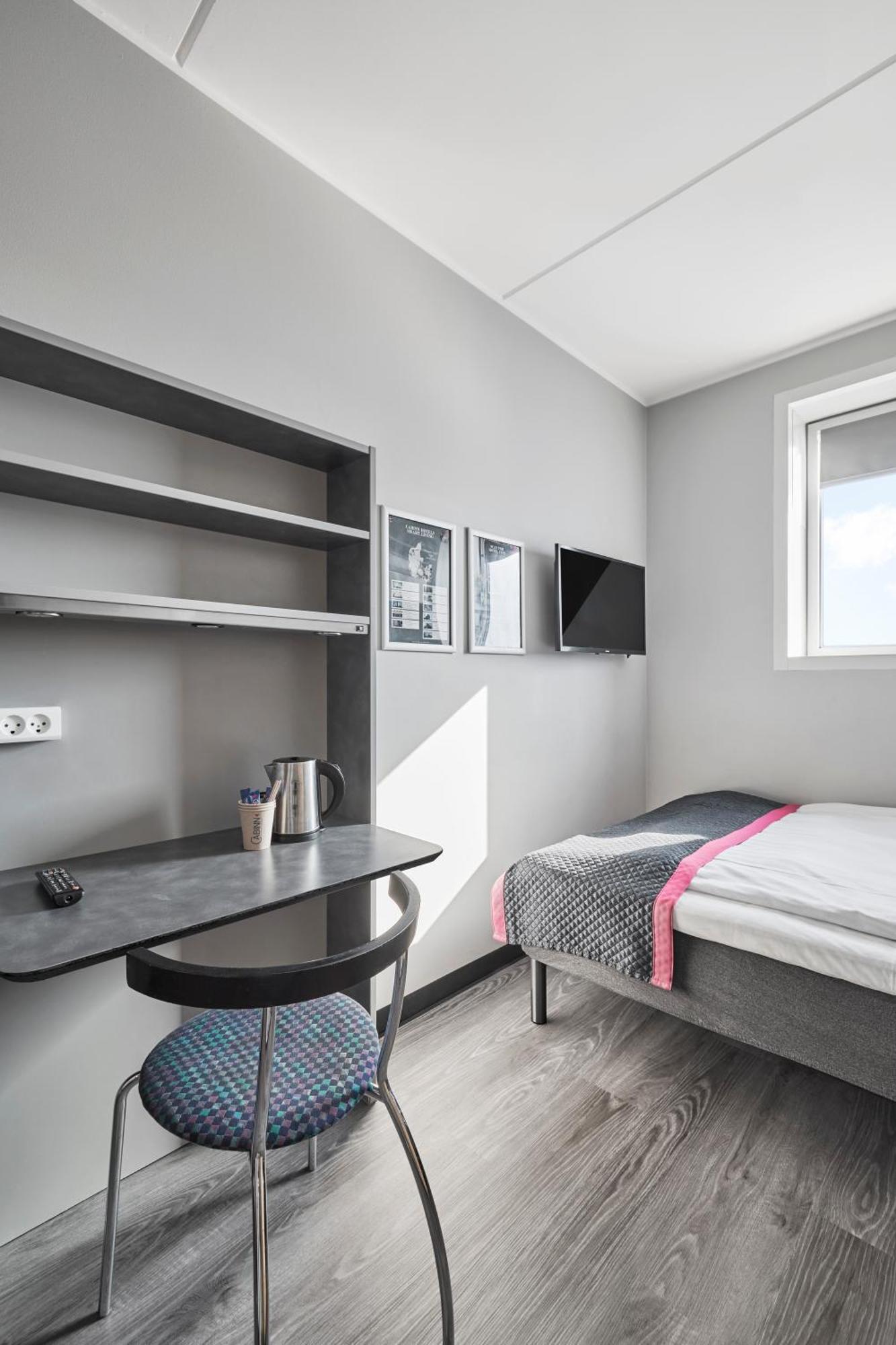 Chambre Lit Queen-Size Standard avec Lit d’Appoint