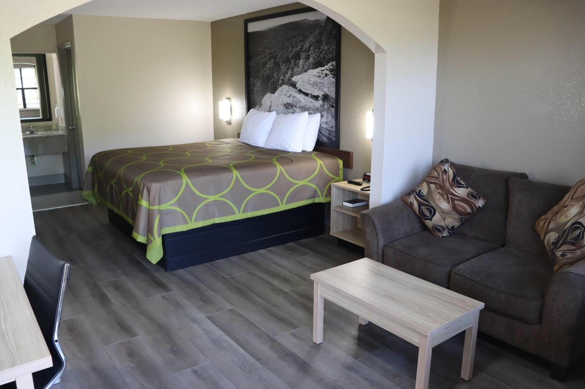 King Room - Disability Access/Non-Smoking