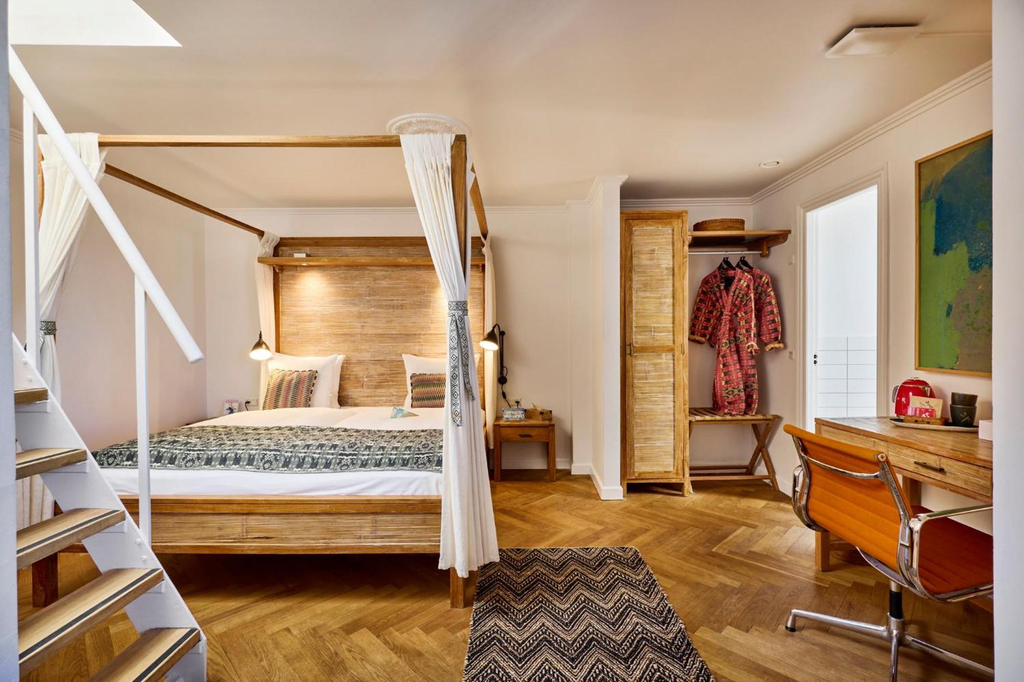 Penthouse Suite,1672562653:JPEG