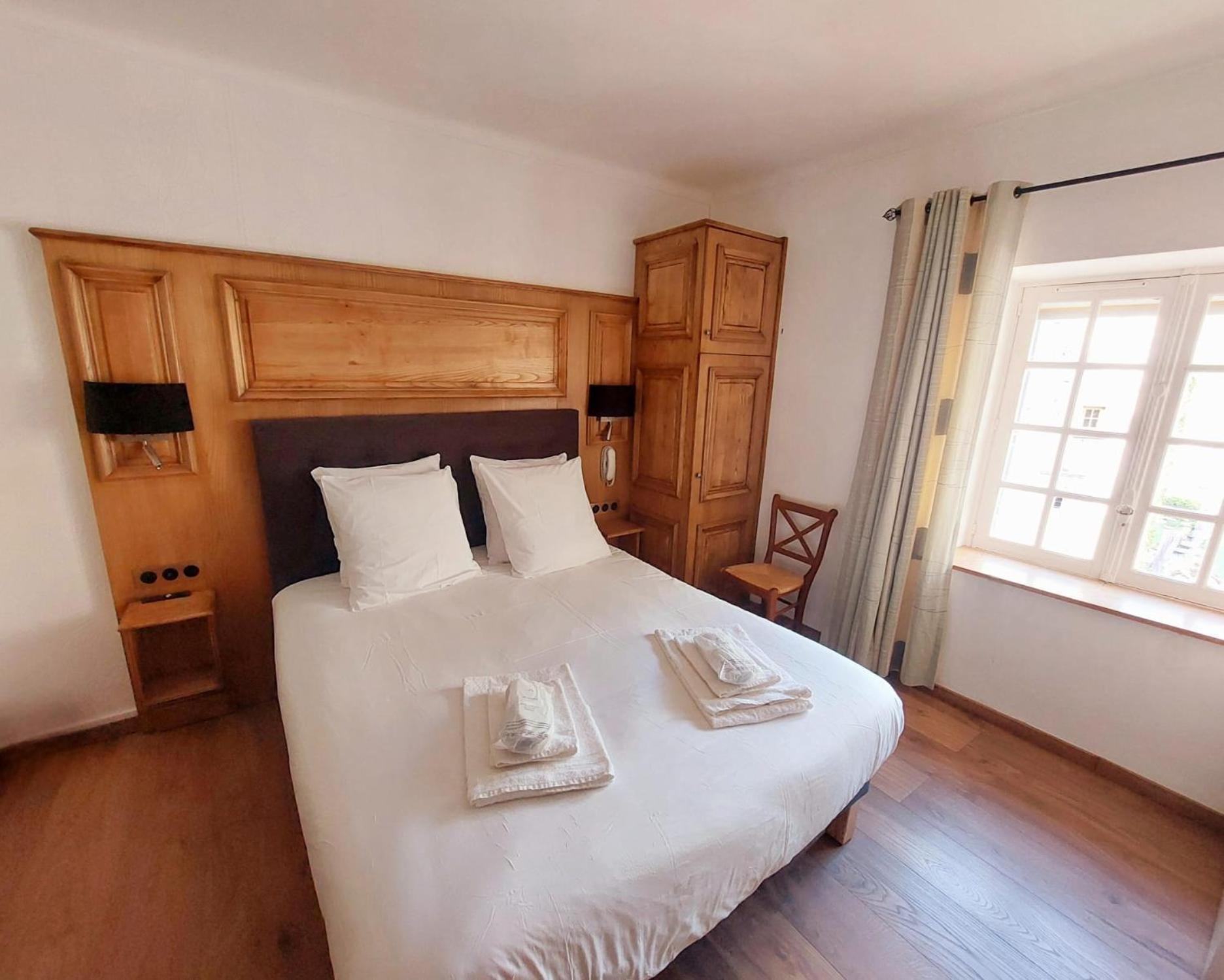 Chambre Lit Queen-Size Standard - 15 m2 - 2e Étage