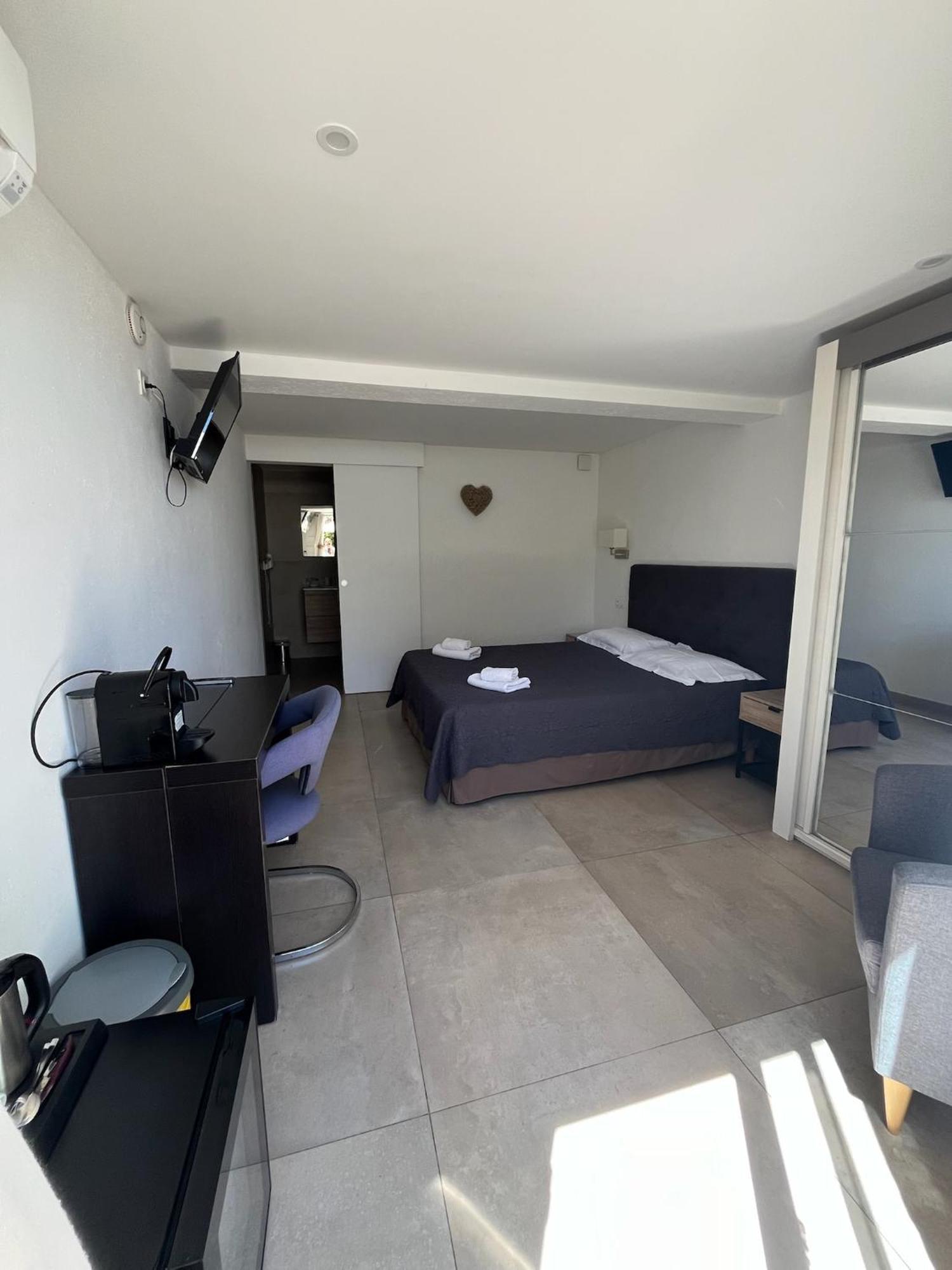 Double Room Terrace,1673933499:JPEG