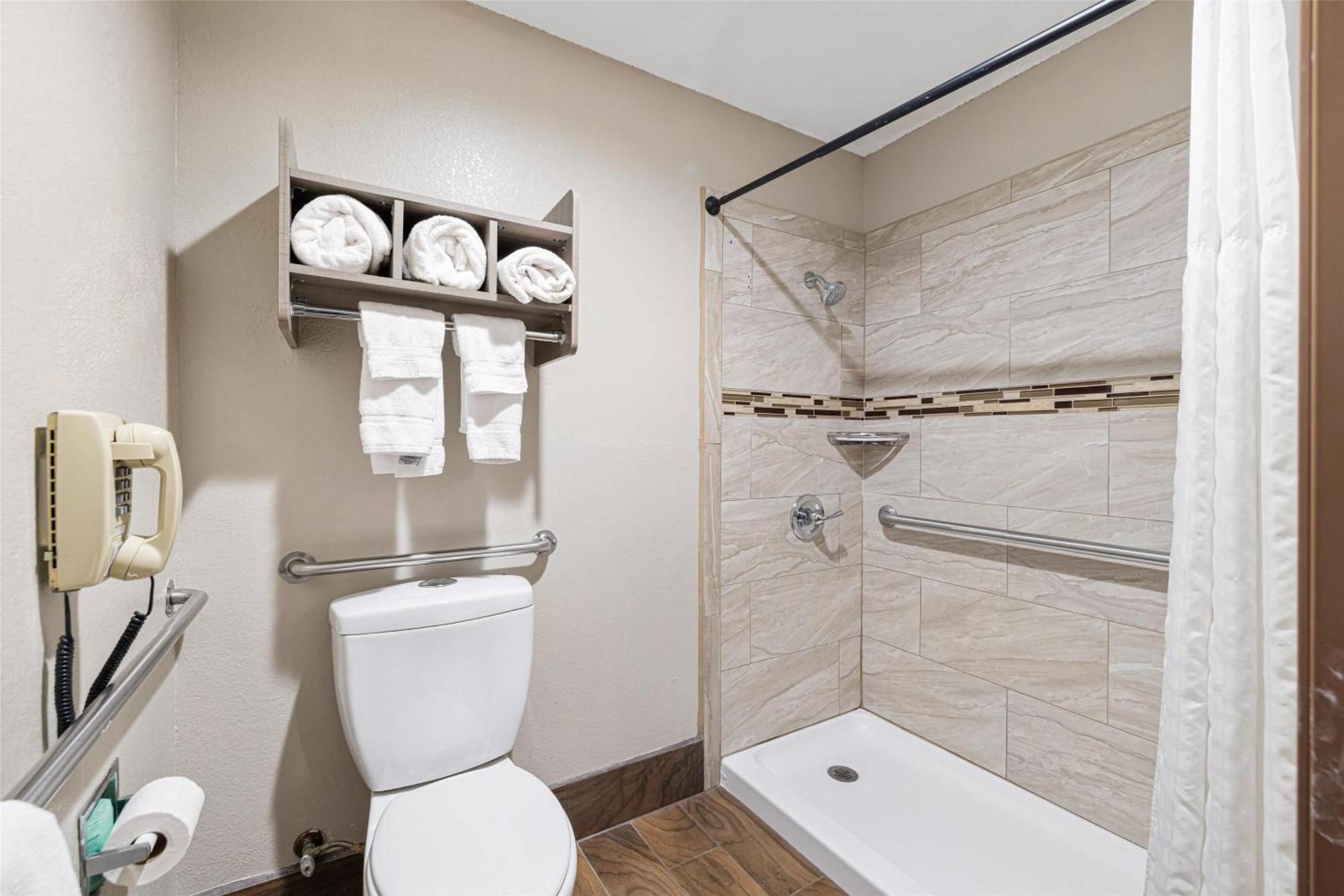 King Room with Walk-In Shower - Mobility Access