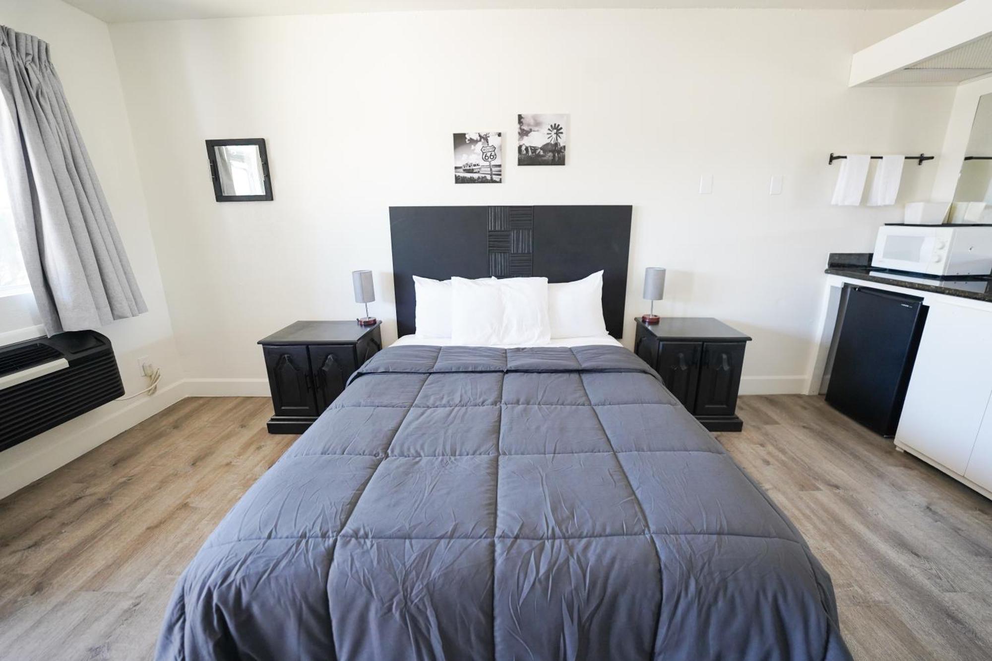 Queen Room,1673939876:JPEG