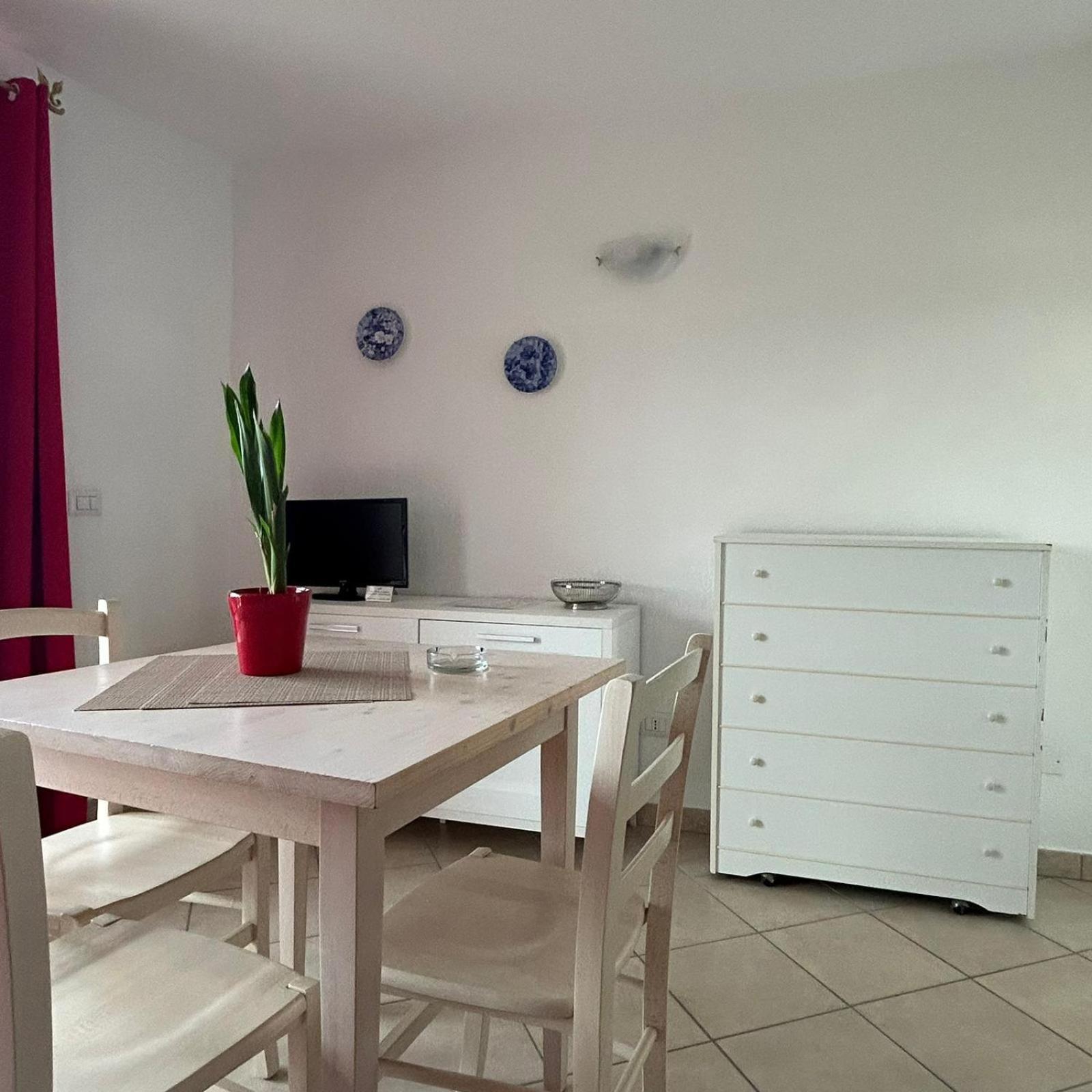 Studio with Sea View,1674720782:JPEG