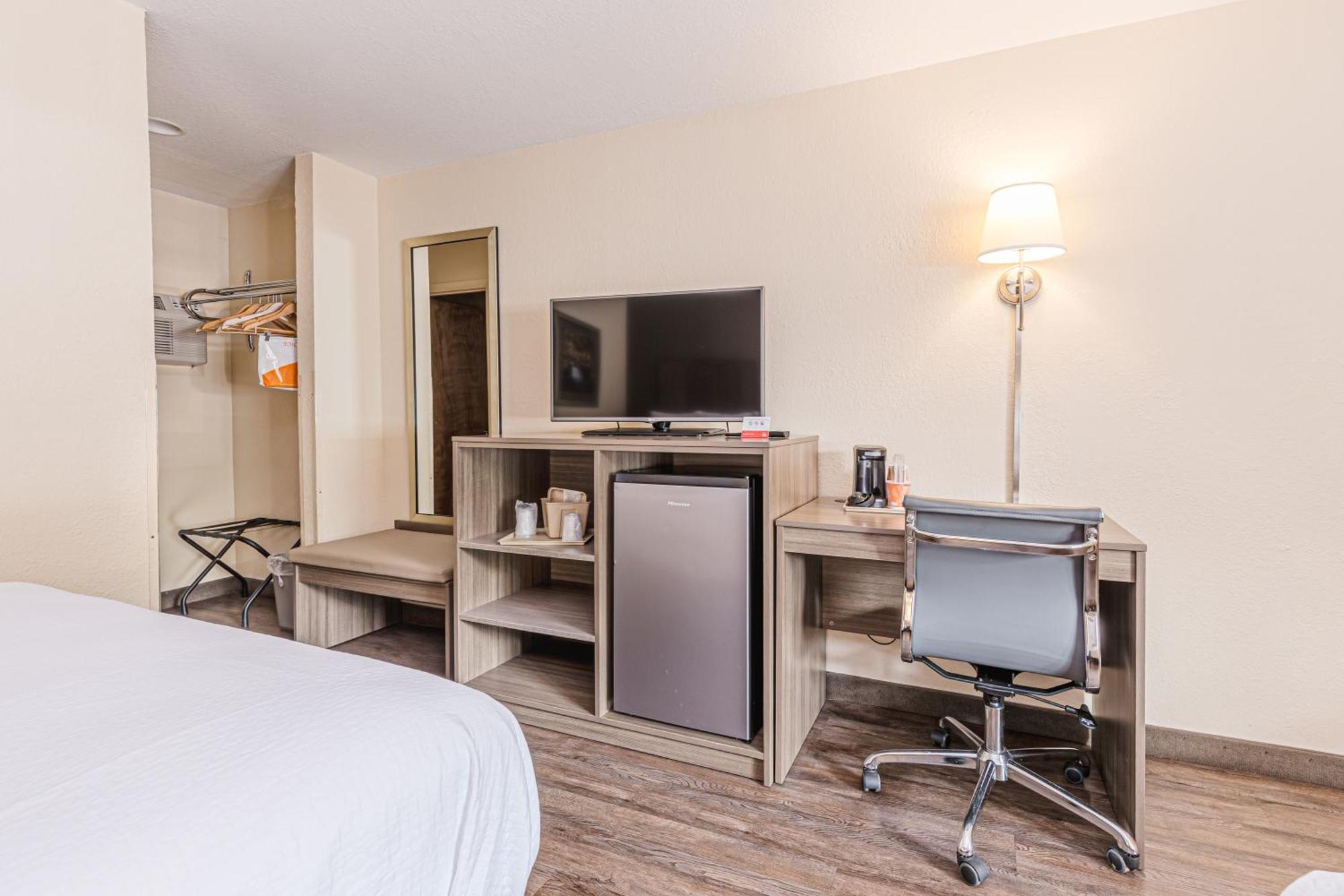 Queen Room with Two Queen Beds - Accessible/Non-Smoking