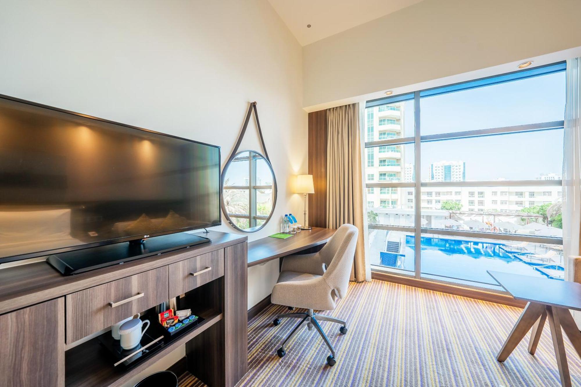 Queen Room with Sofa Bed - Non-Smoking,1677894774:JPEG