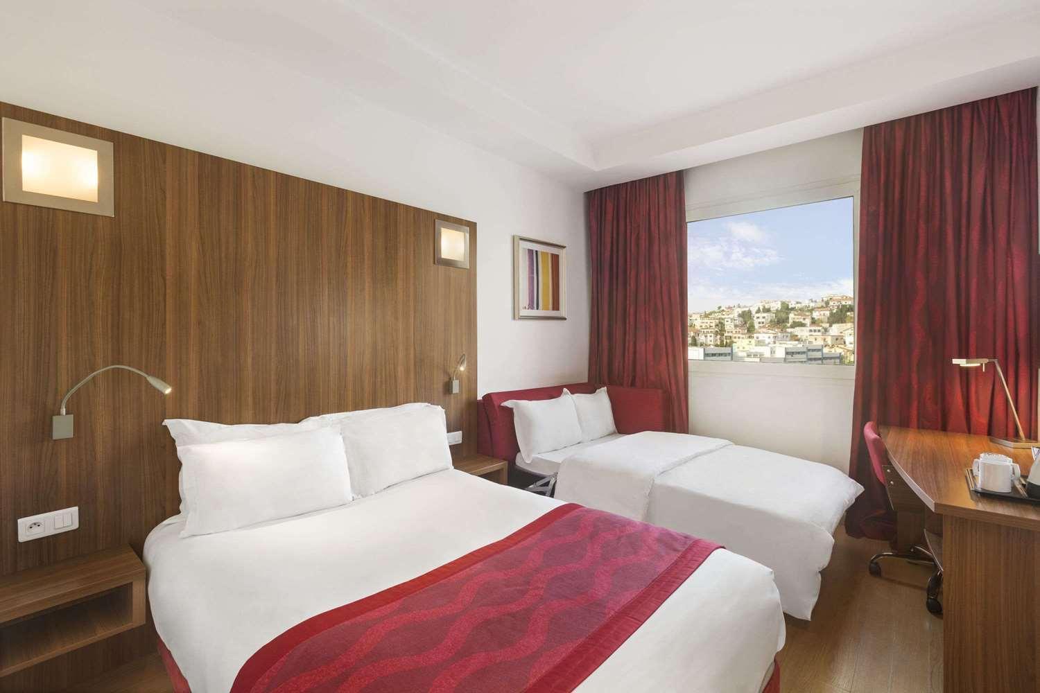 Twin Room,1680588759:JPEG