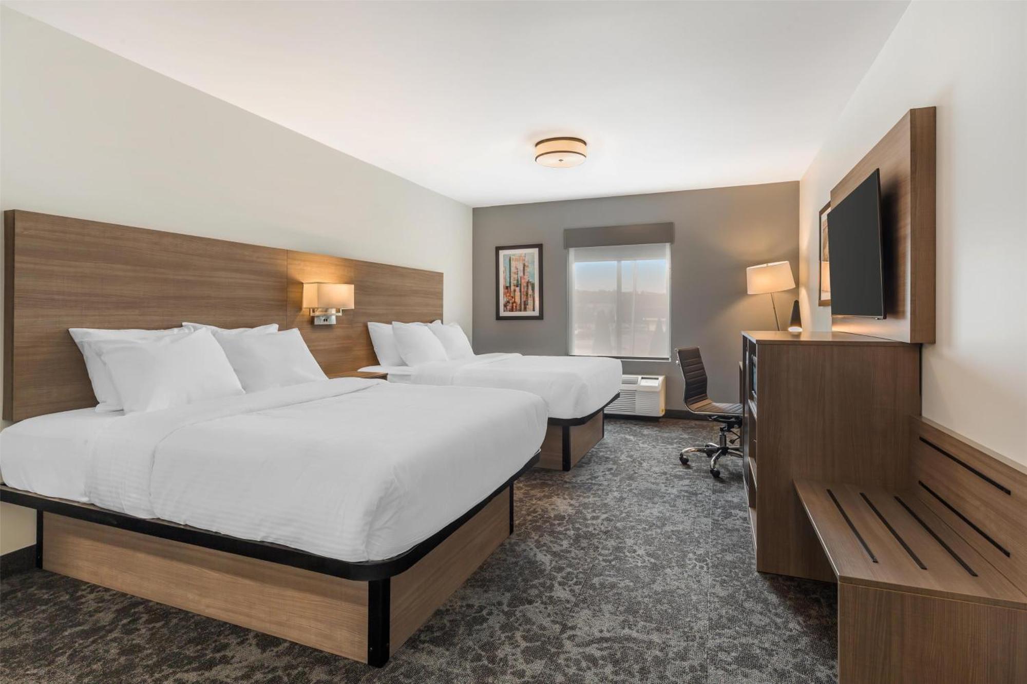 Queen Room with Two Queen Beds - Non-Smoking