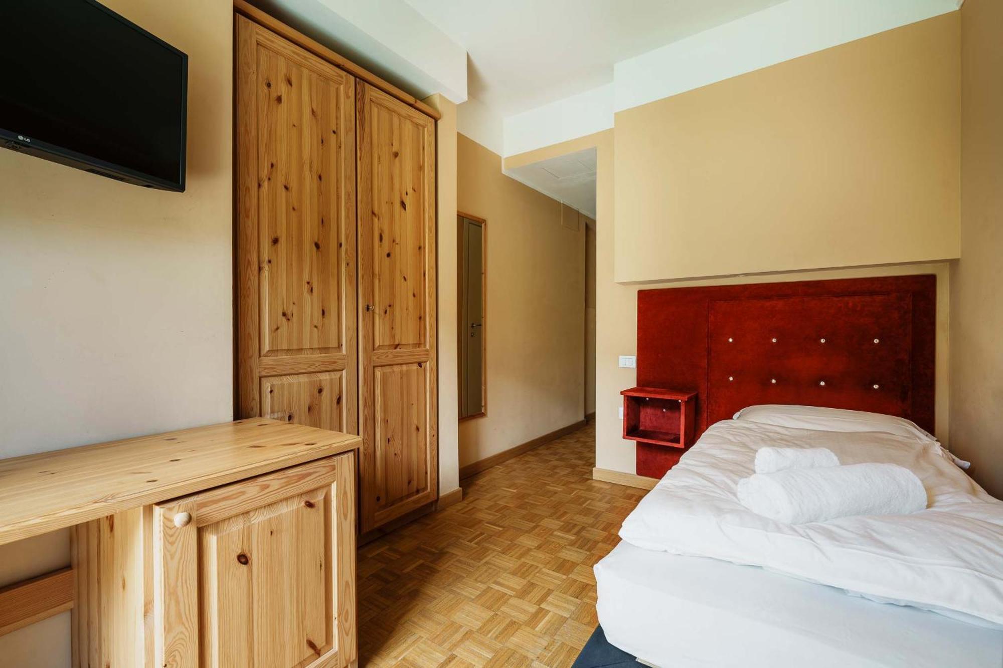 Single Room with Lake View,1637715356:JPEG