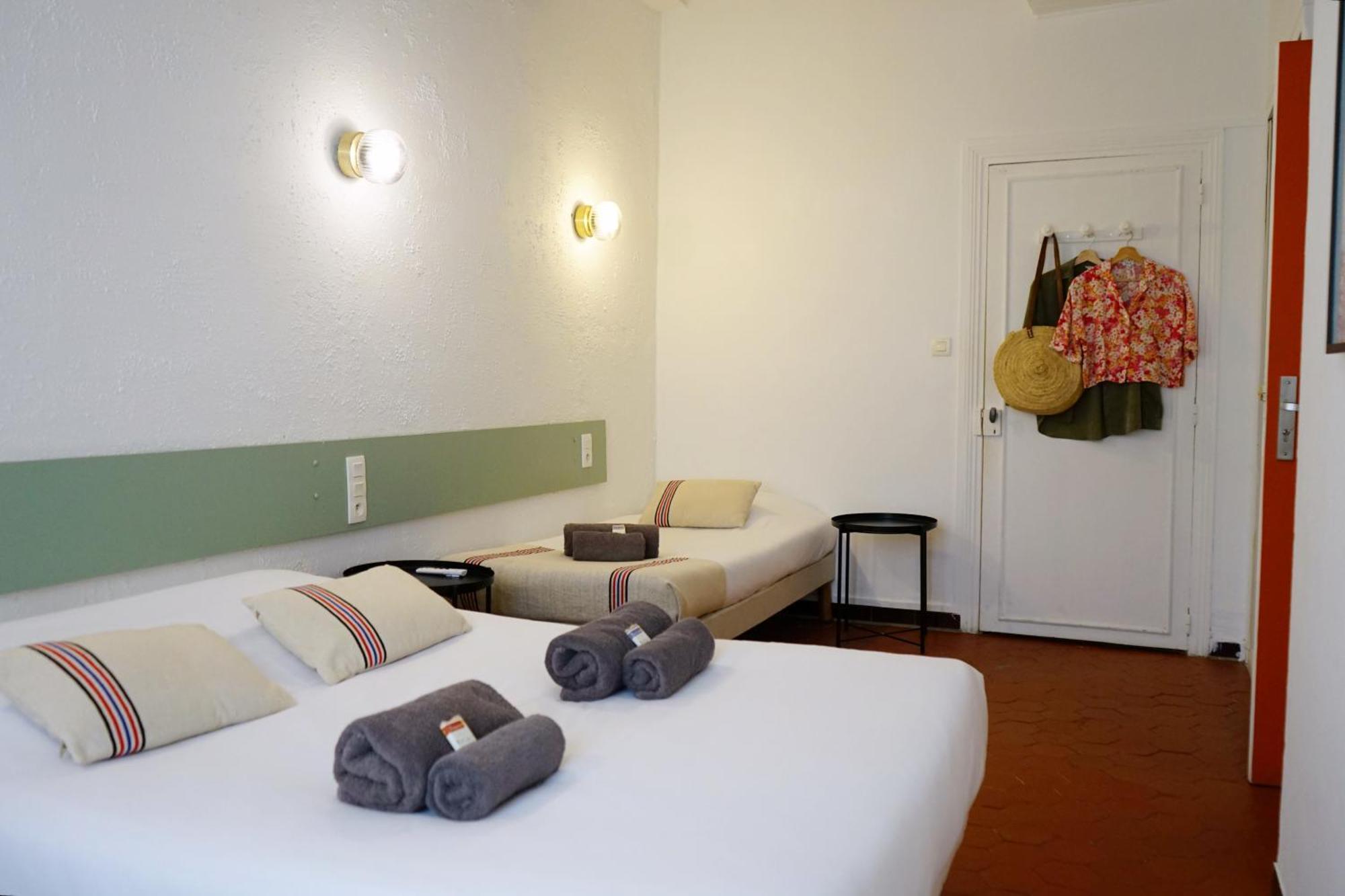 Chambre Familiale avec Salle de Bains Privative