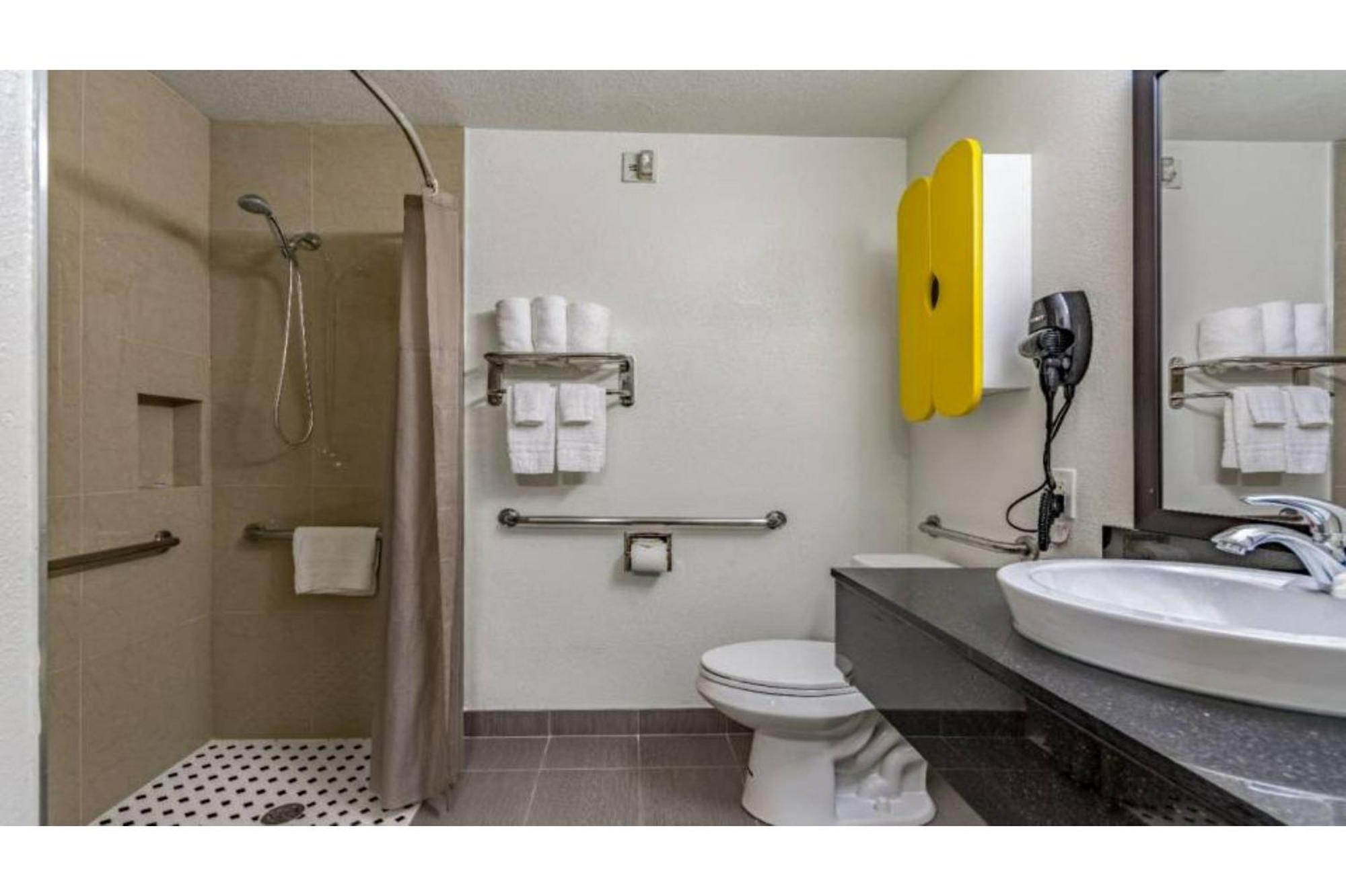 King Room - Disability Access - Smoking