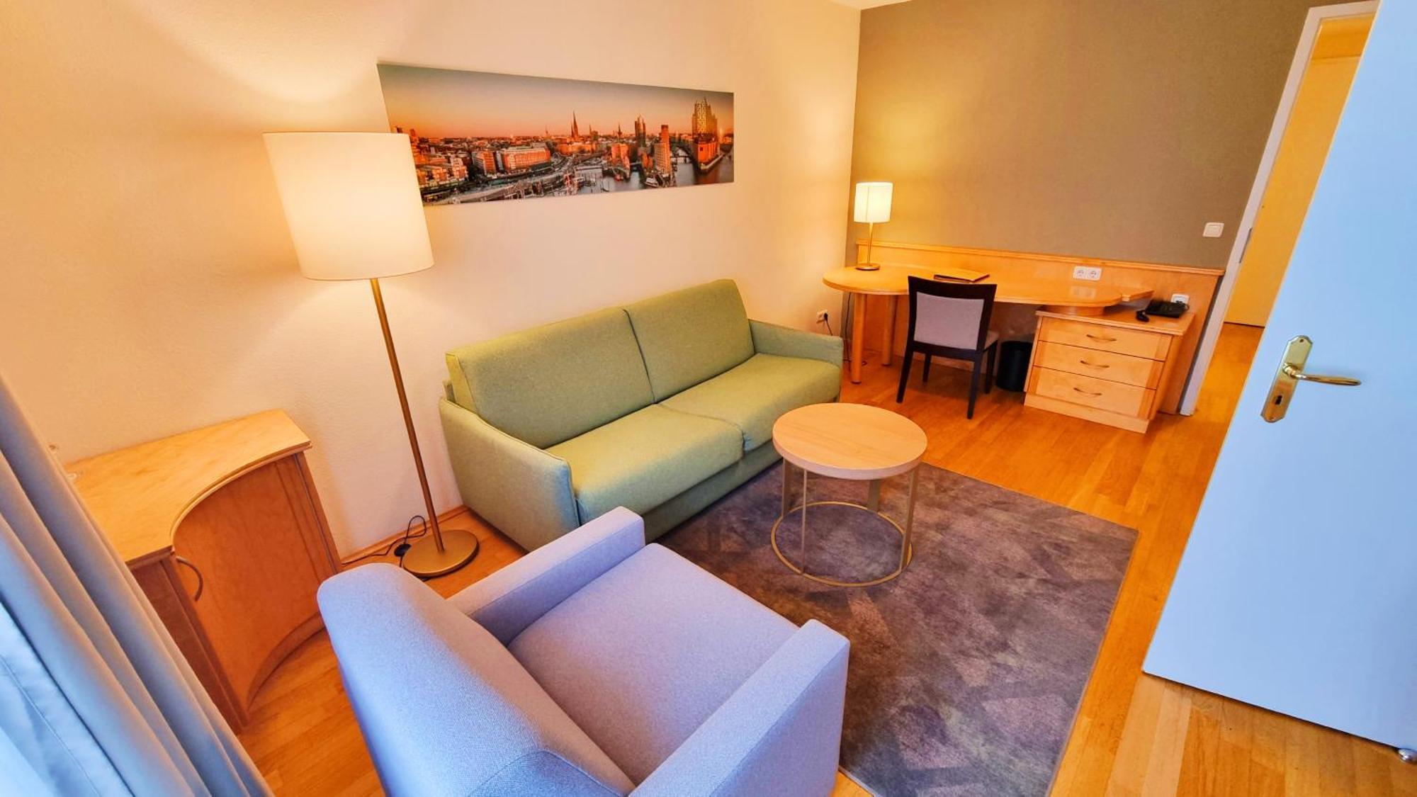 Large Twin Room,1686423367:JPEG