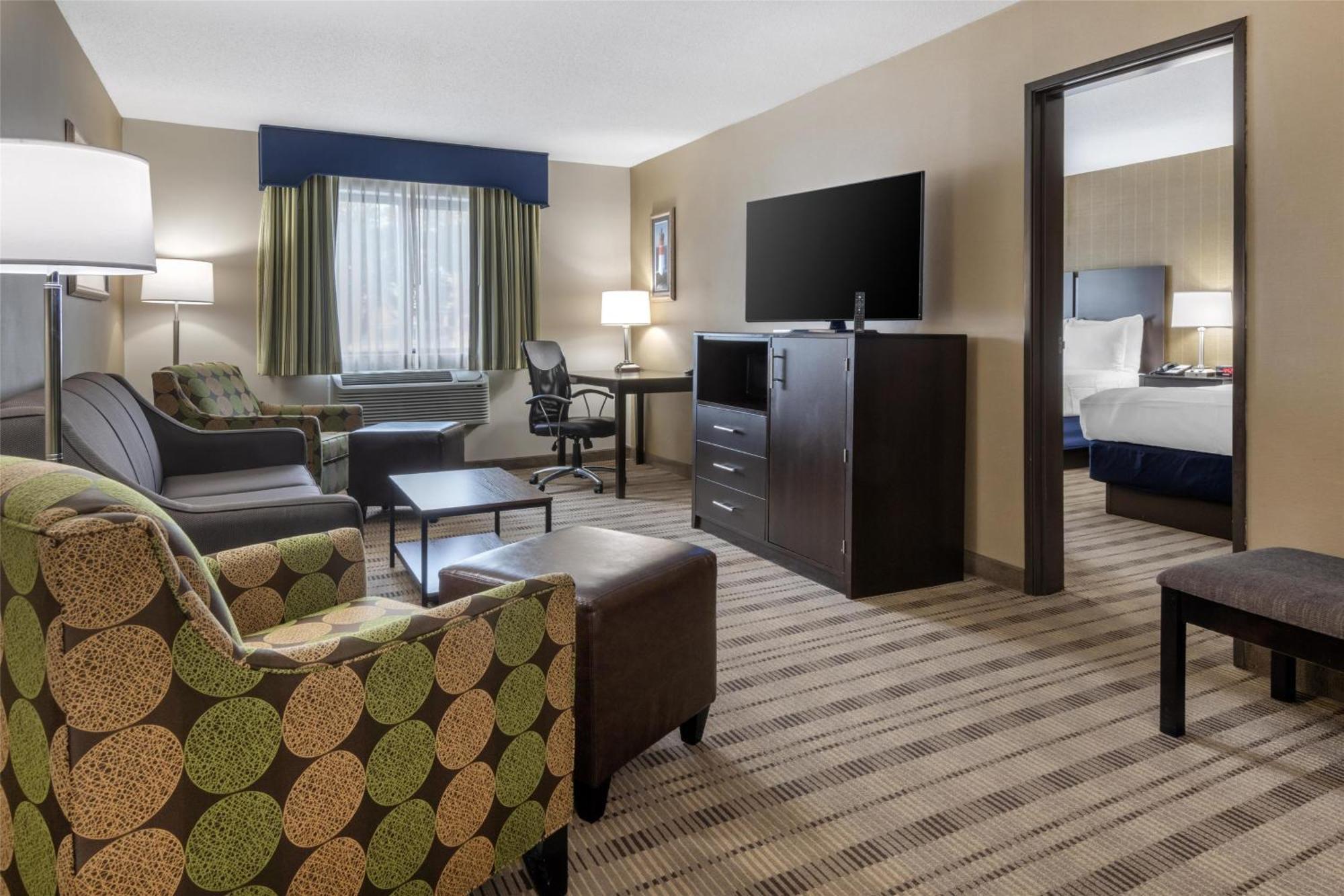 Queen Suite with Two Queen Beds - Non-Smoking