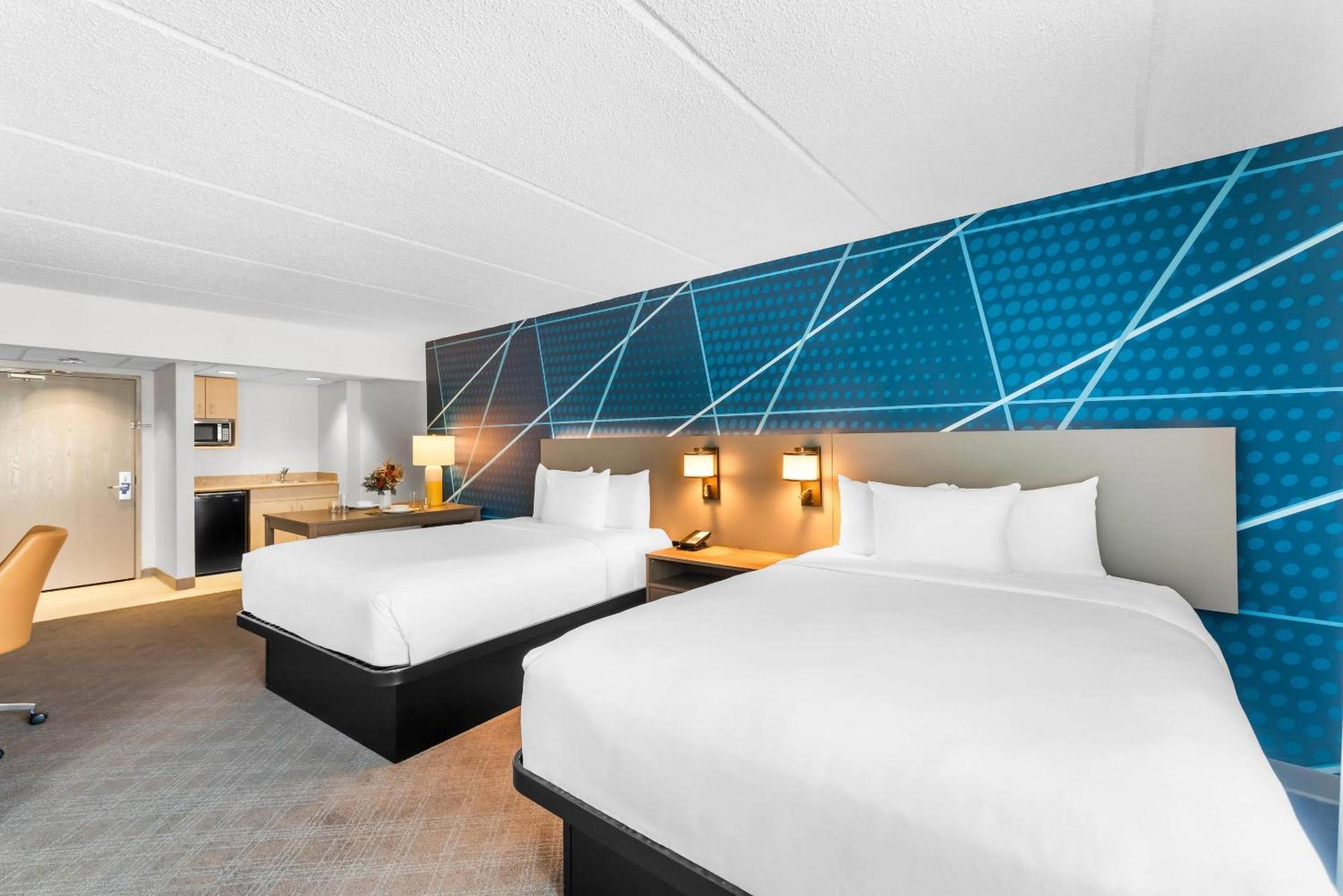 Queen Suite Two Queen Beds Non-Smoking