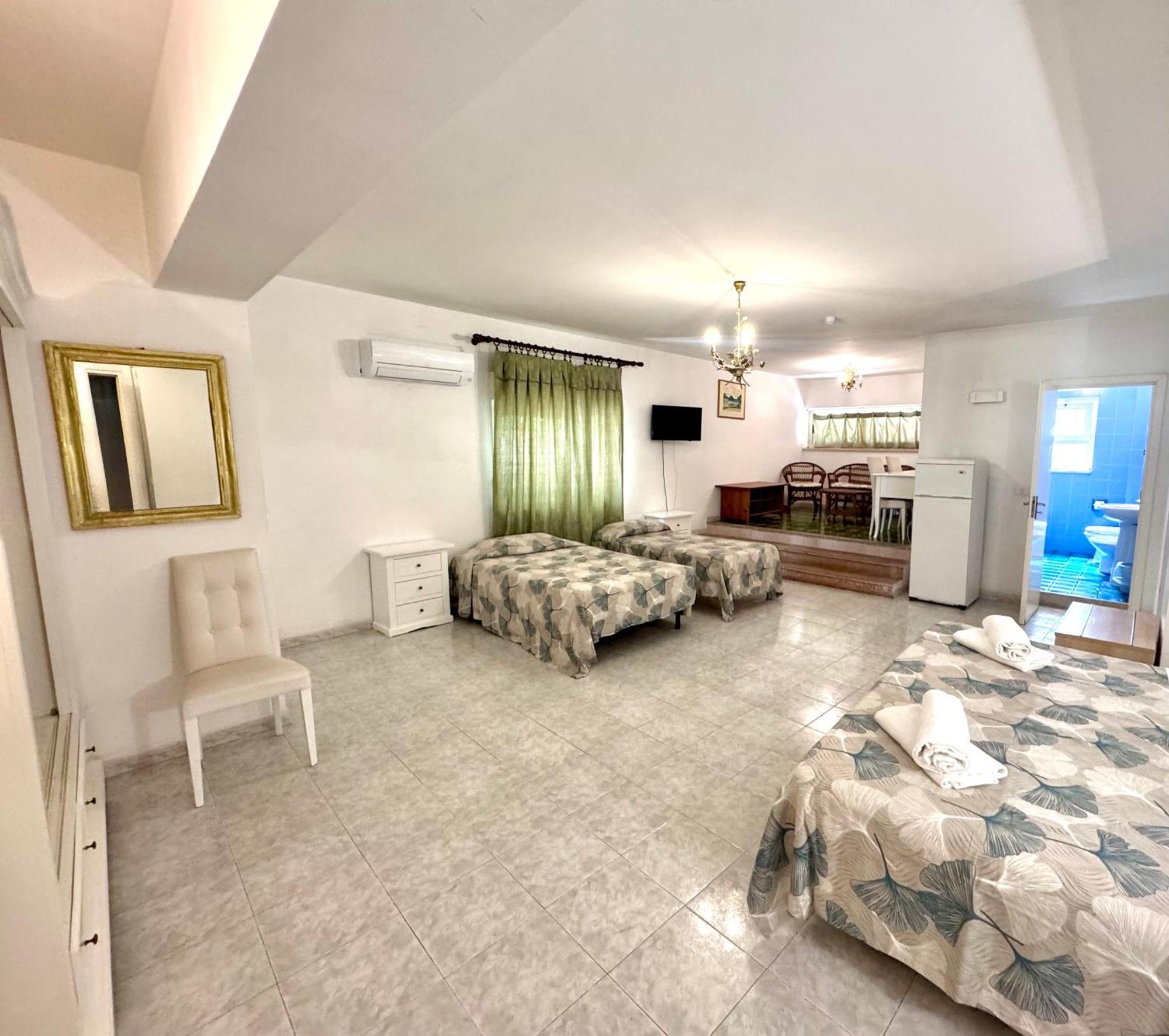 Quadruple Room,1698942053:JPEG