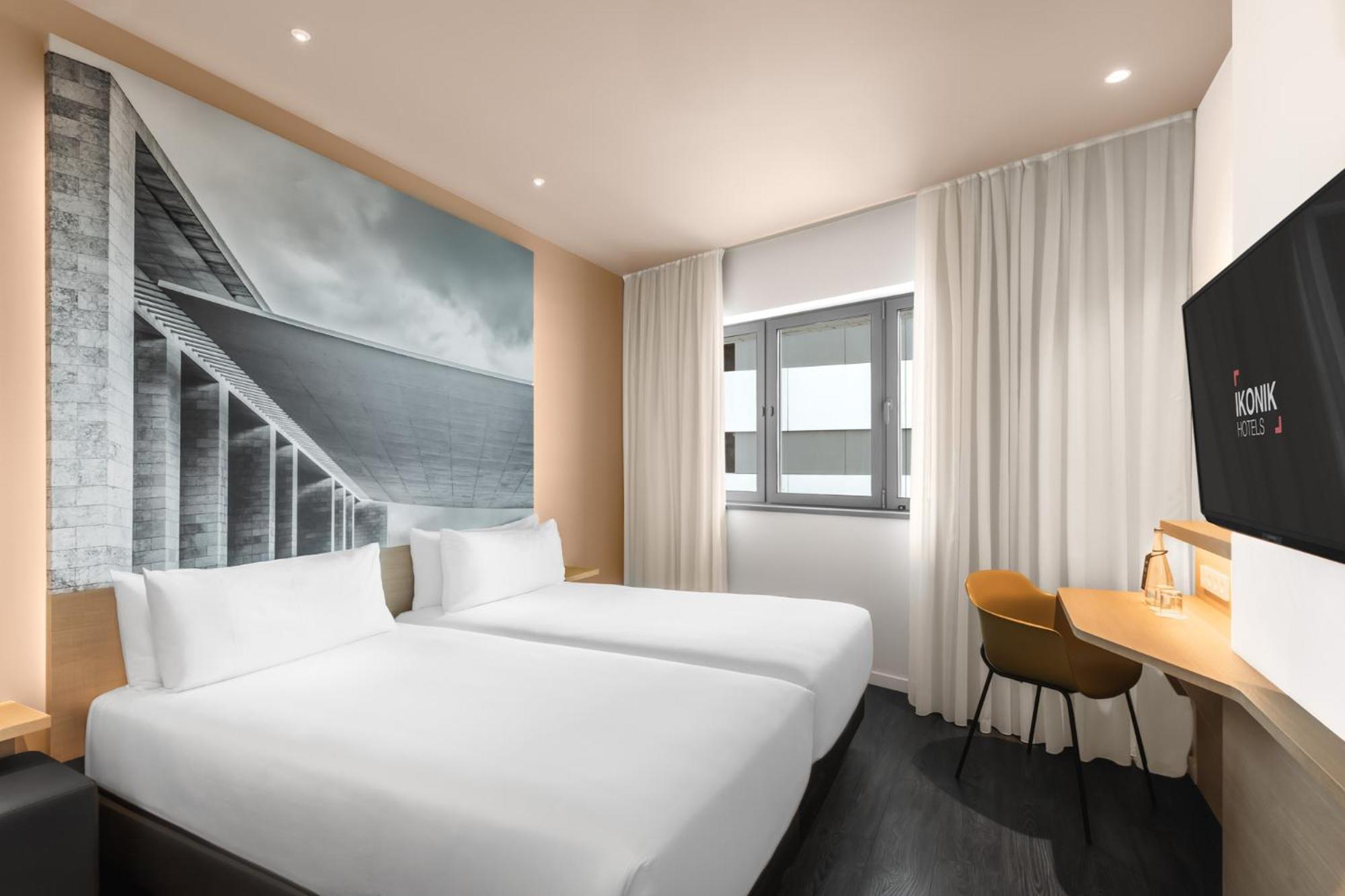 Quarto com Cama de Casal ou 2 de Solteiro