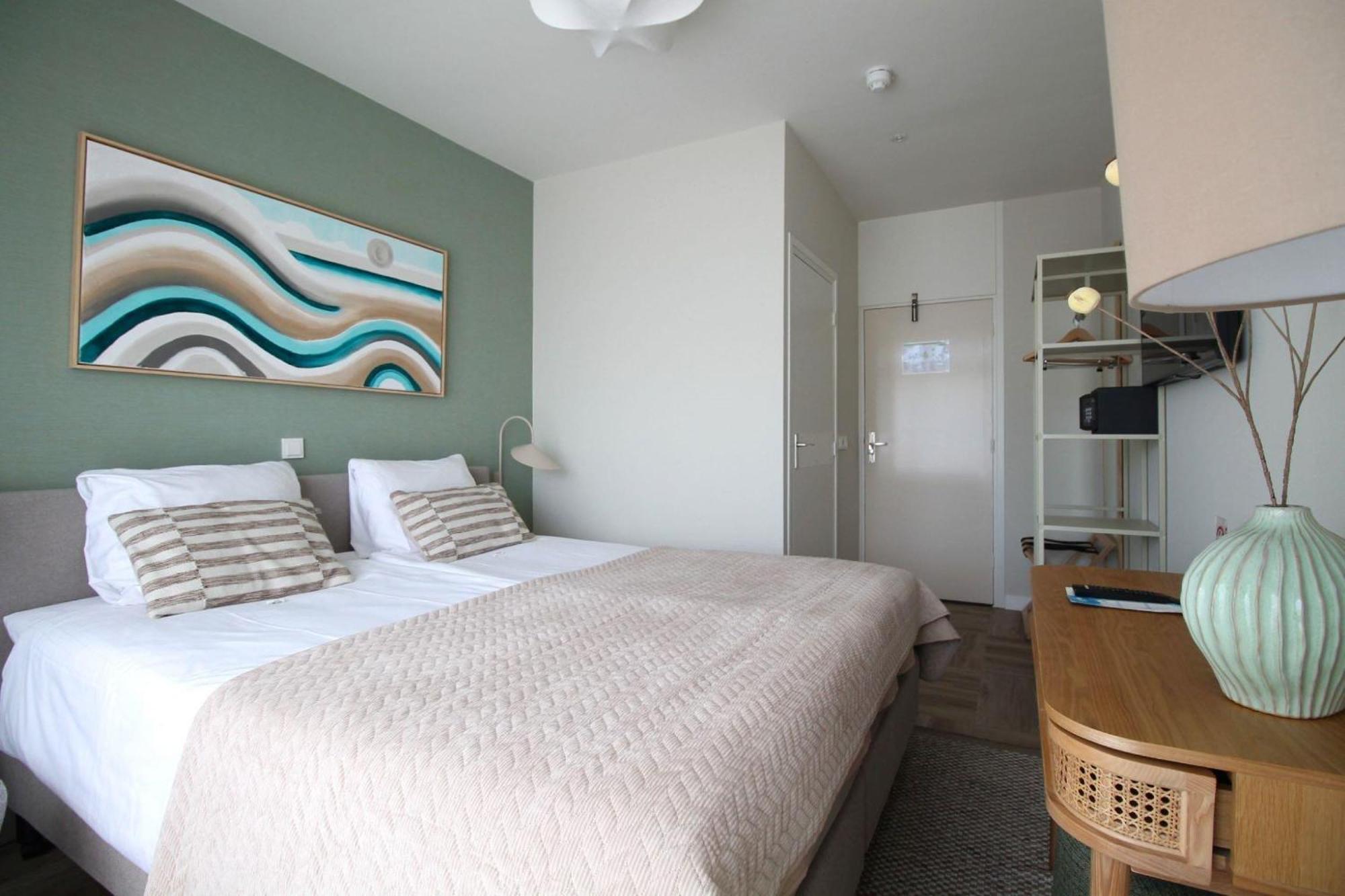 Comfort Double Room with Walk-In Shower - Non-Smoking,1692070363:JPEG