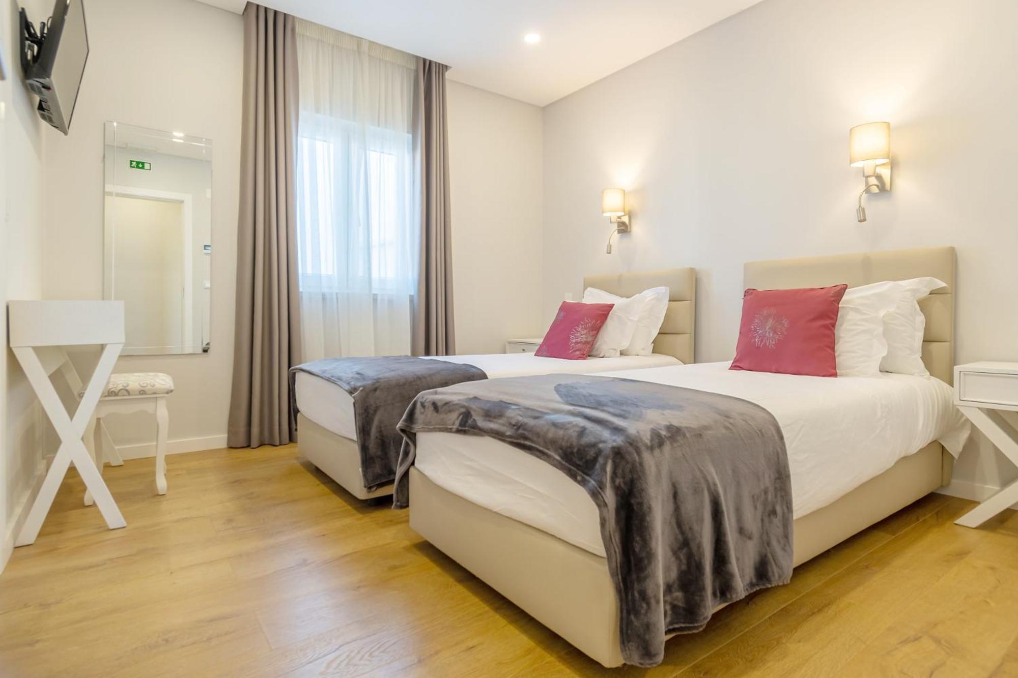 Quarto Twin com Casa de Banho Privativa