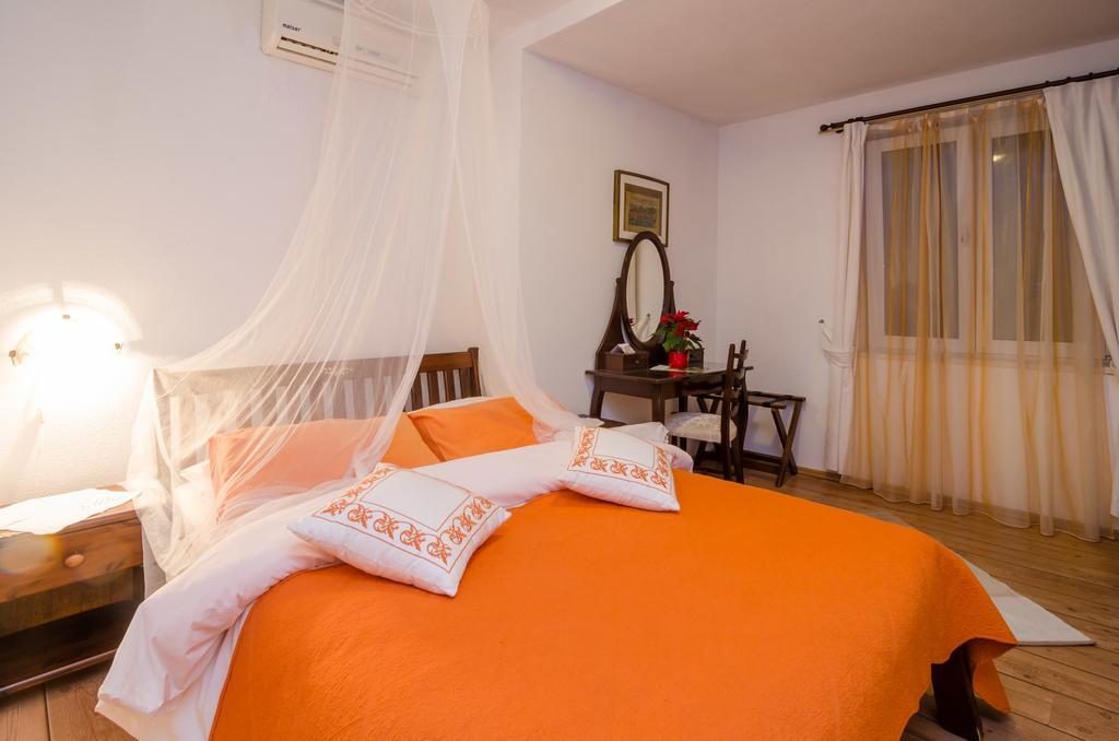 Double Room,56438071:JPEG
