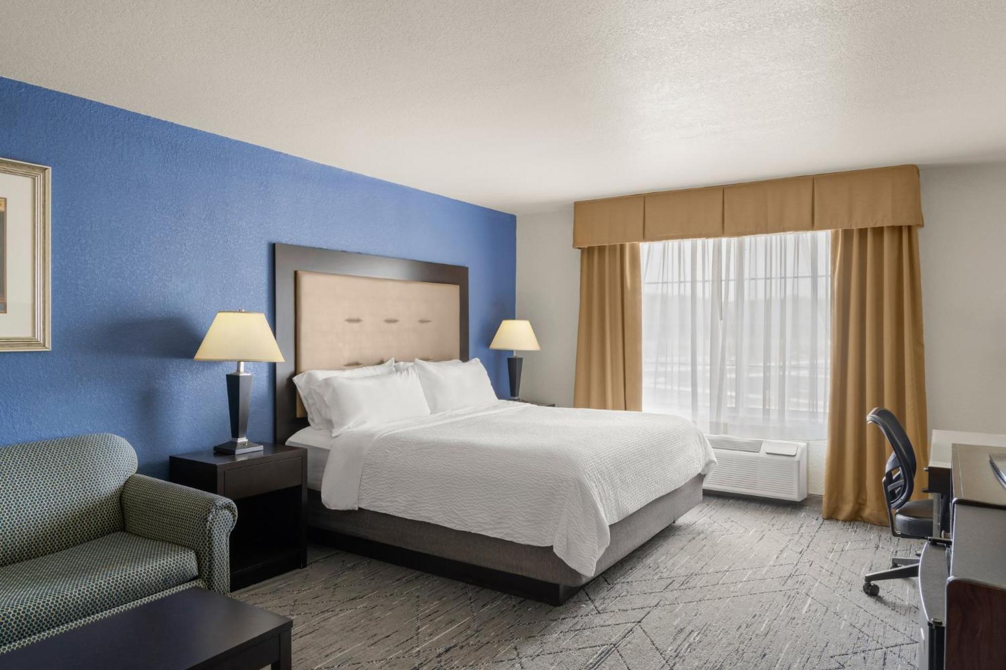 Standard King Room with Sofa Bed