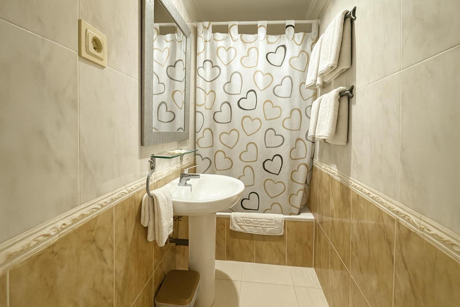 Double Room Private Bathroom,1697053982:JPEG