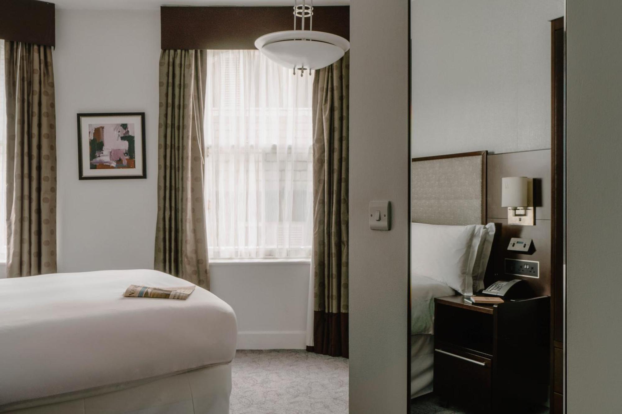 Small Queen Room,1697773766:JPEG