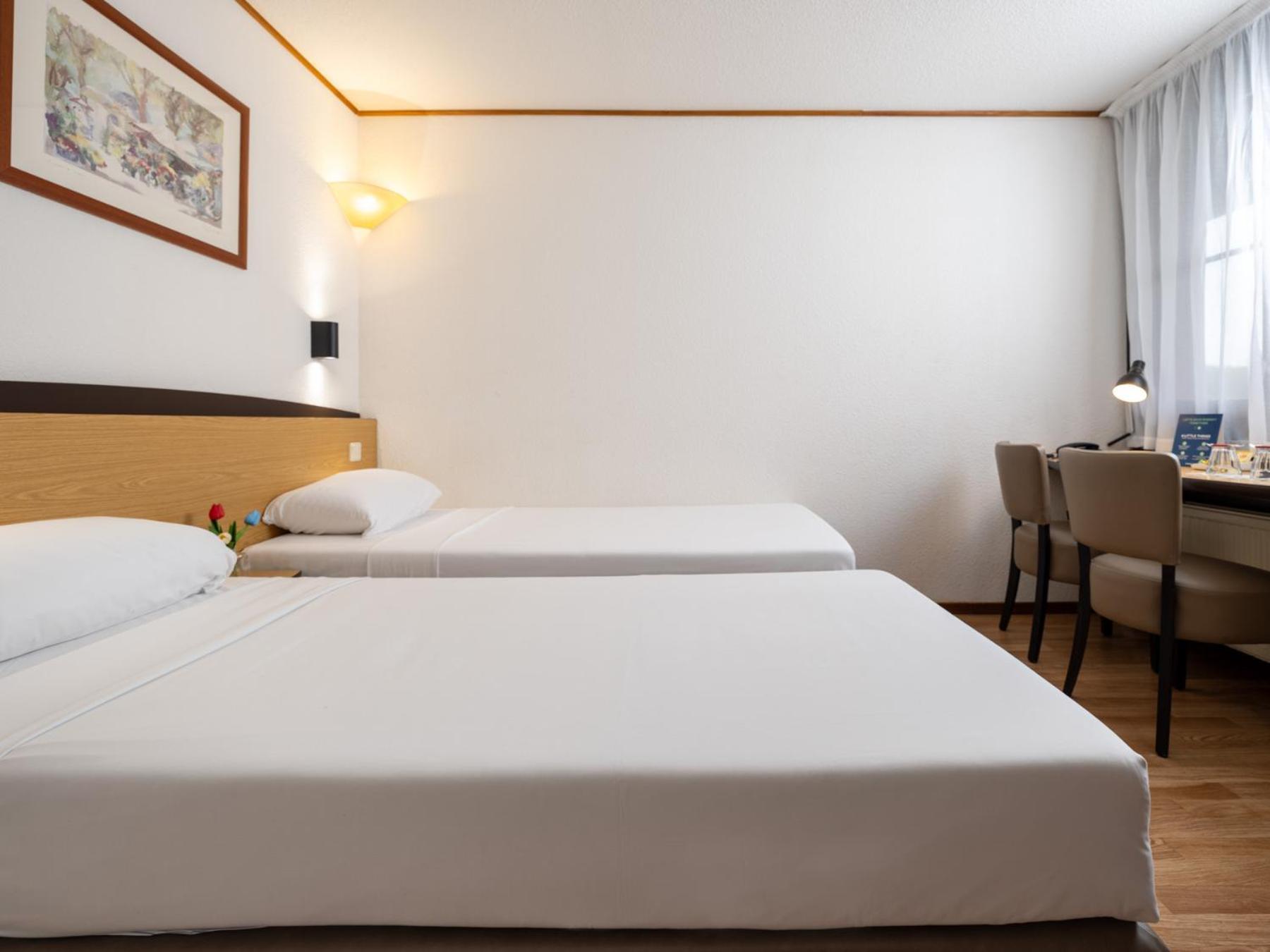 Tweepersoonskamer met 2 Aparte Bedden