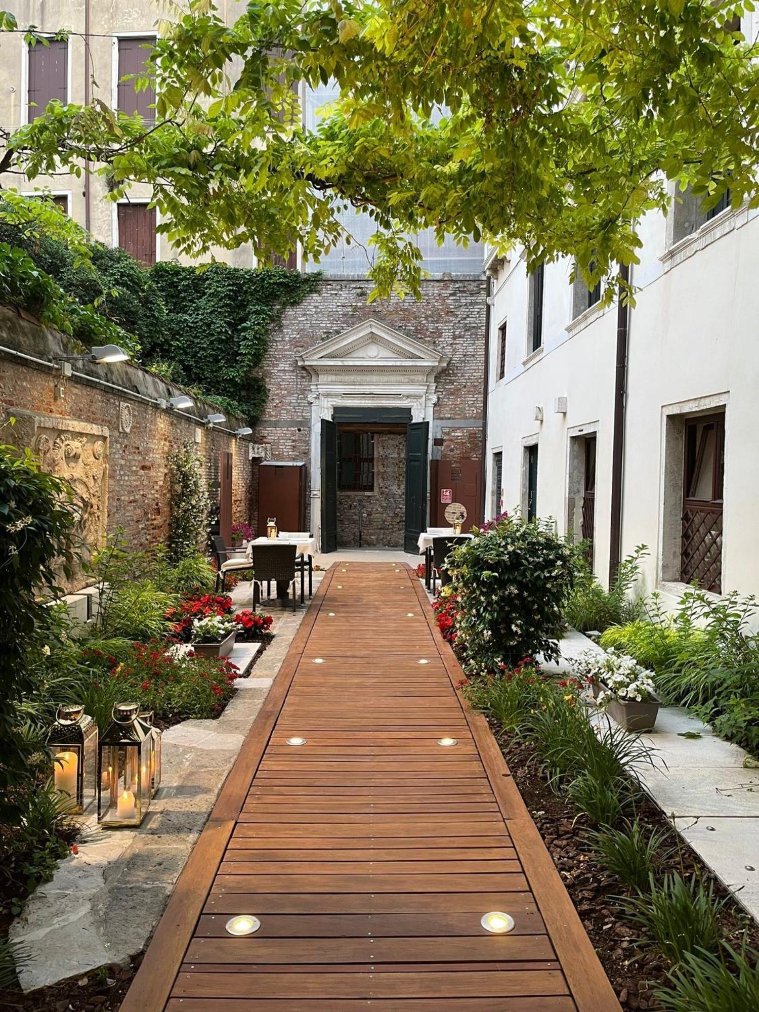 Suite mit Gartenblick