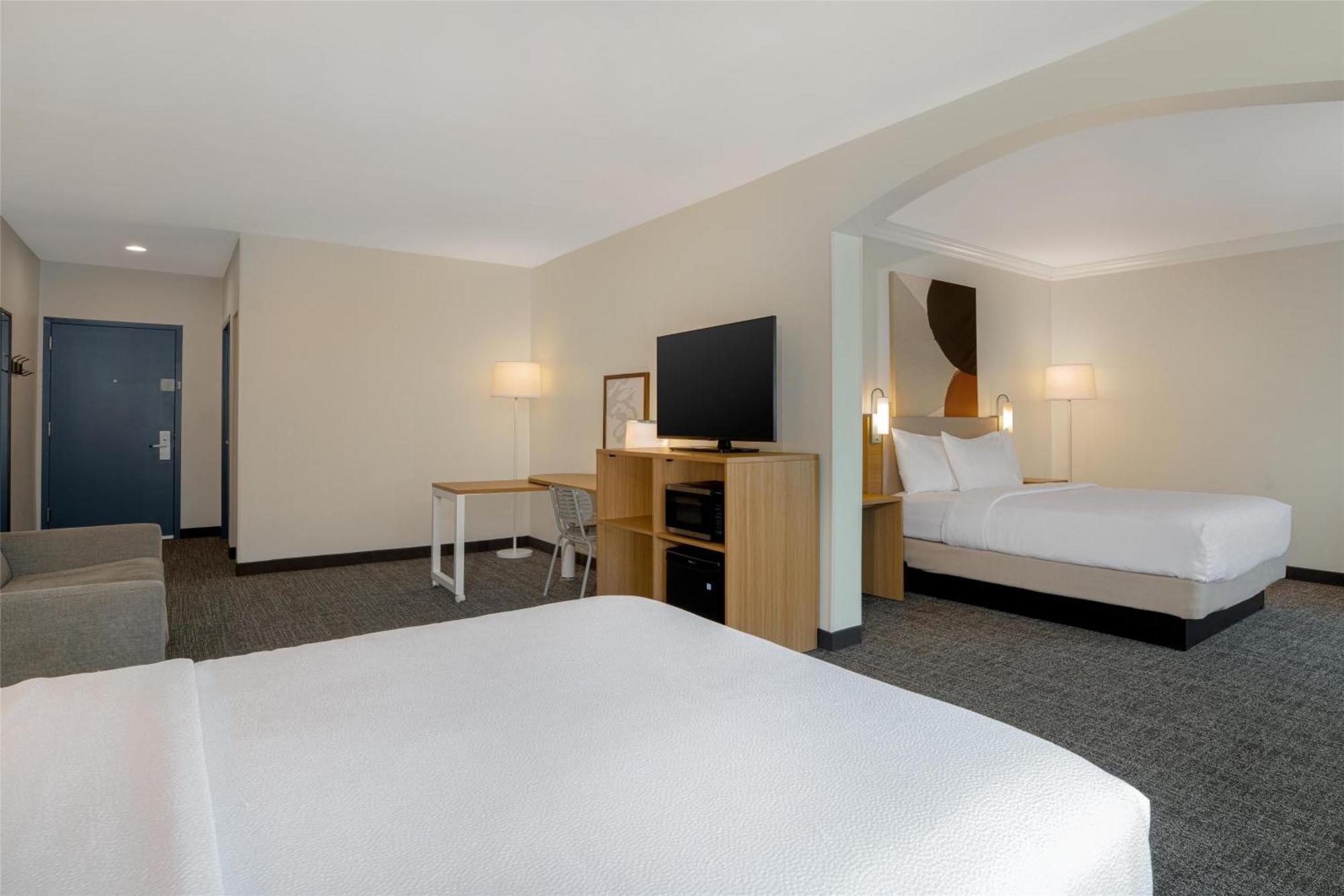 Queen Suite with Two Queen Beds