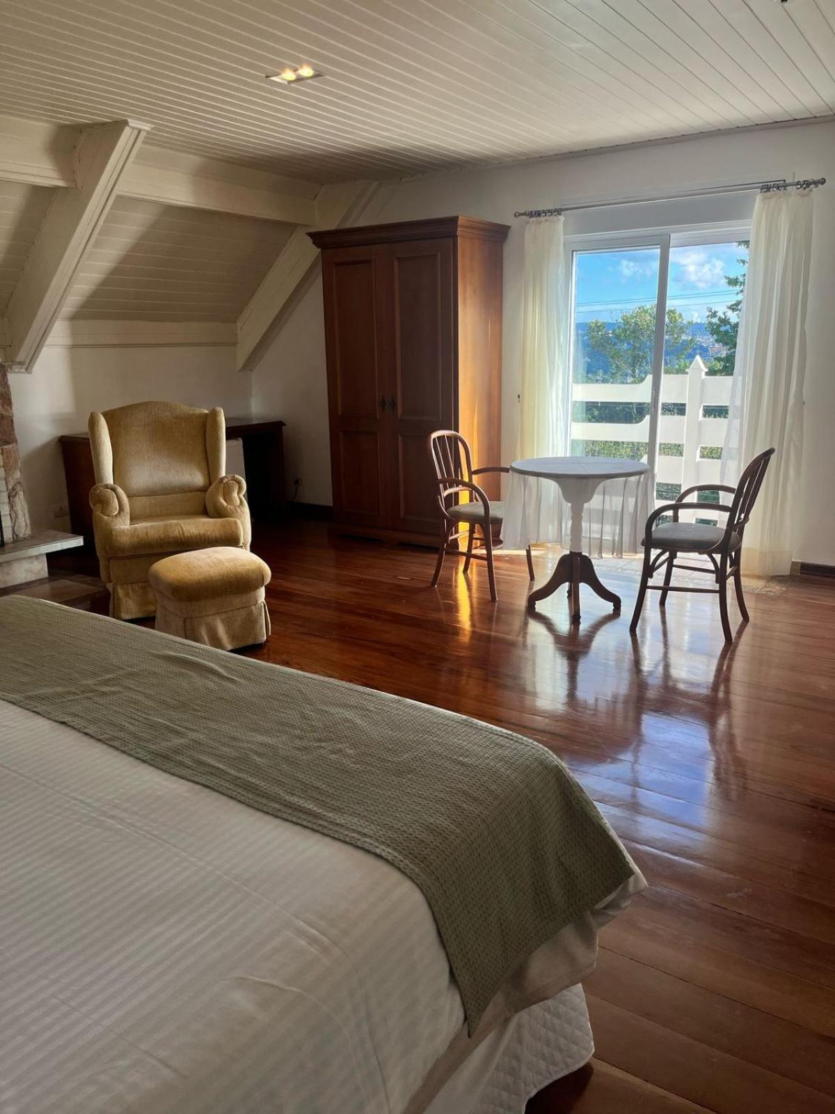 Deluxe King Room,1765591835:JPEG