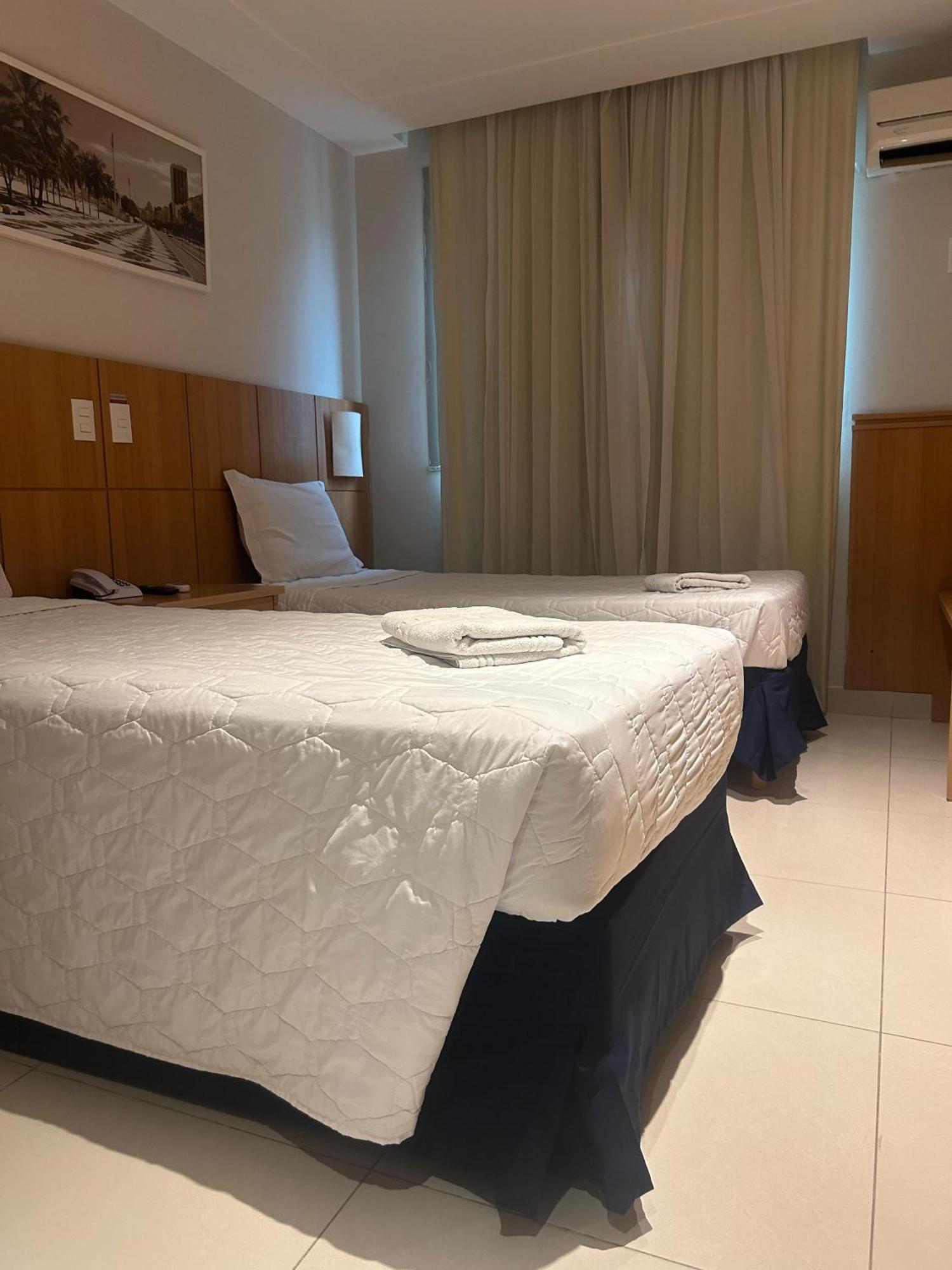 Quarto Twin Standard