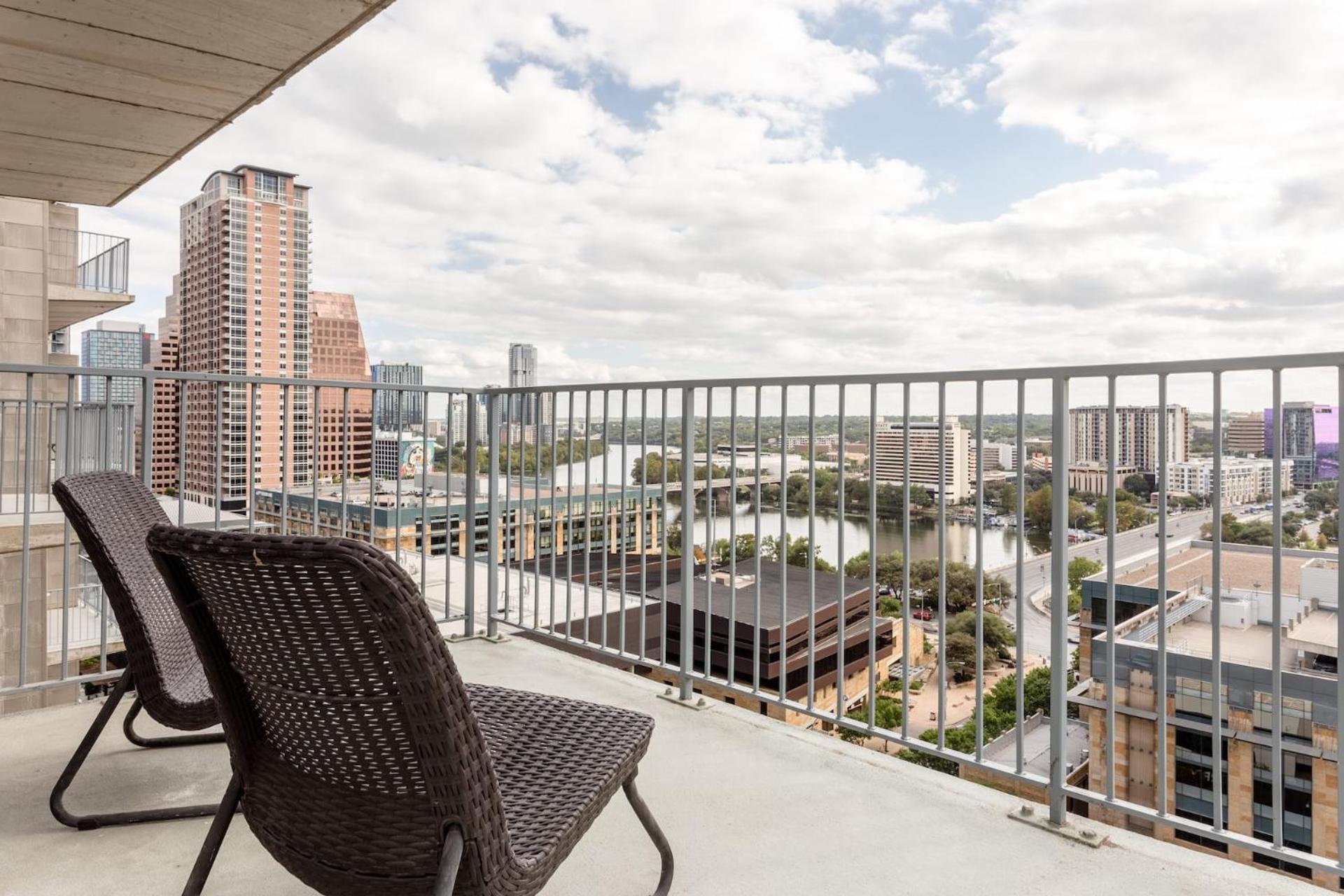 One-Bedroom Apartment Lake View Self Check Virtual Front Desk