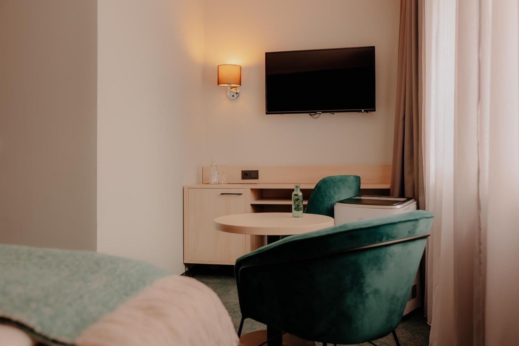 Double Room,1698551204:JPEG