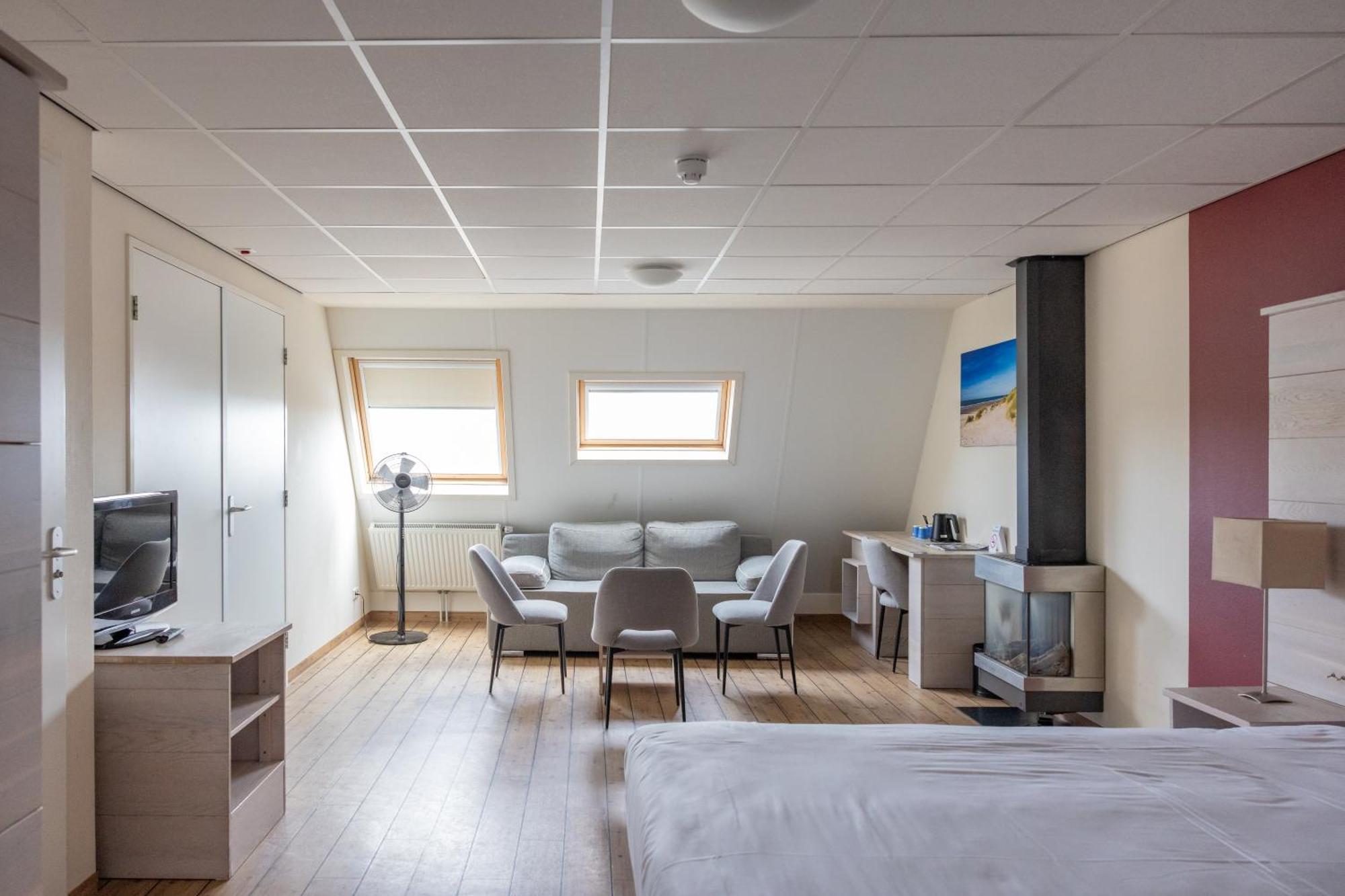 Family Suite,1698847422:JPEG