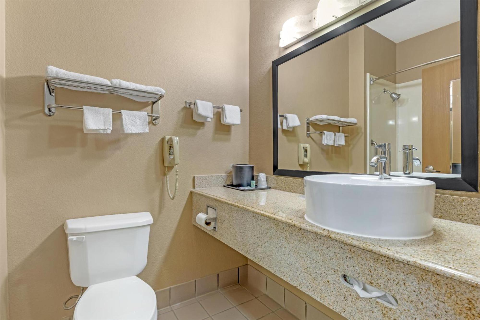 Chambre Lit King-Size avec Bain à Remous - Non-Fumeurs