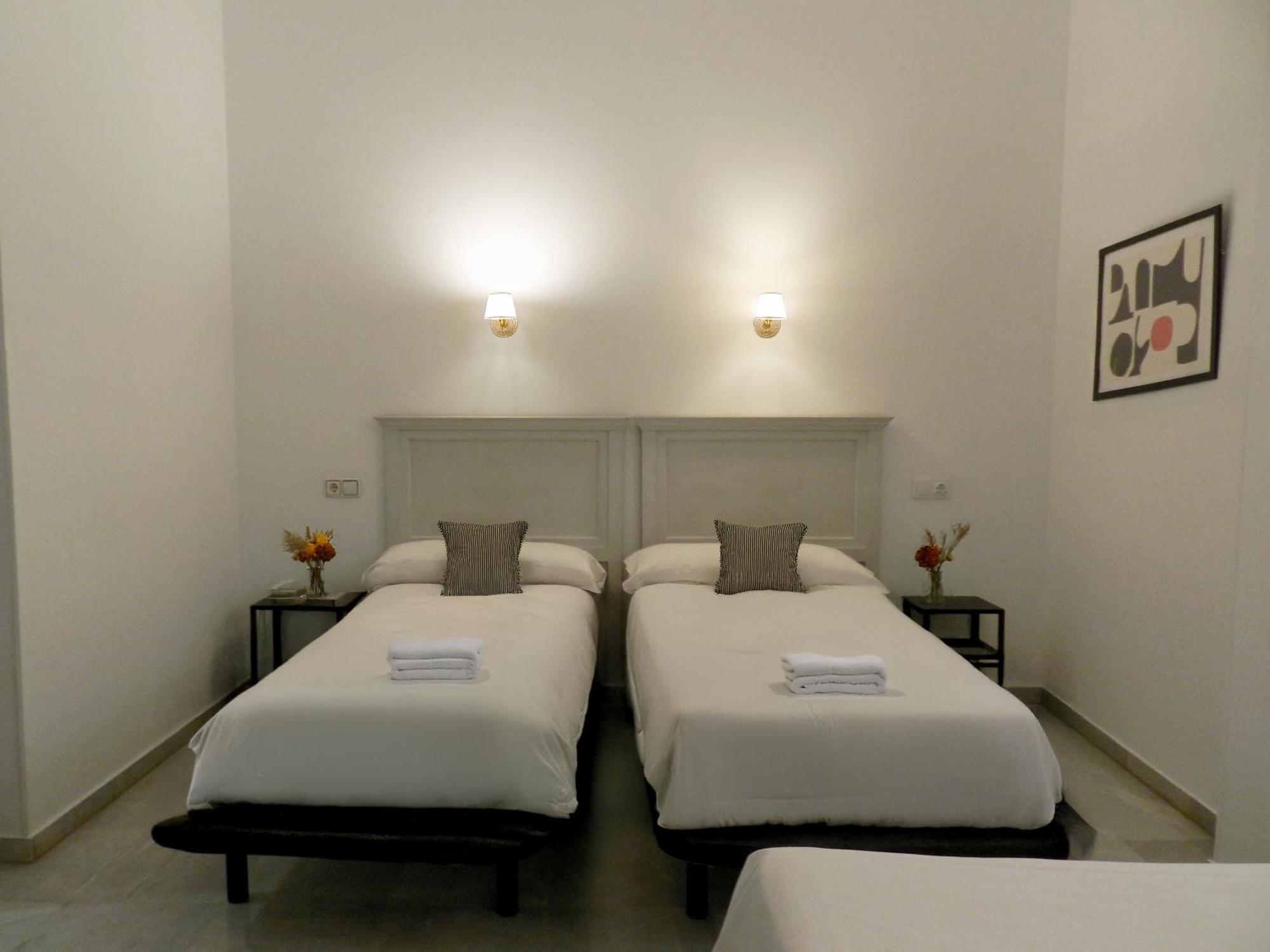 DOUBLE WITH EXTRA BED - 3 INDIVIDUAL BEDS