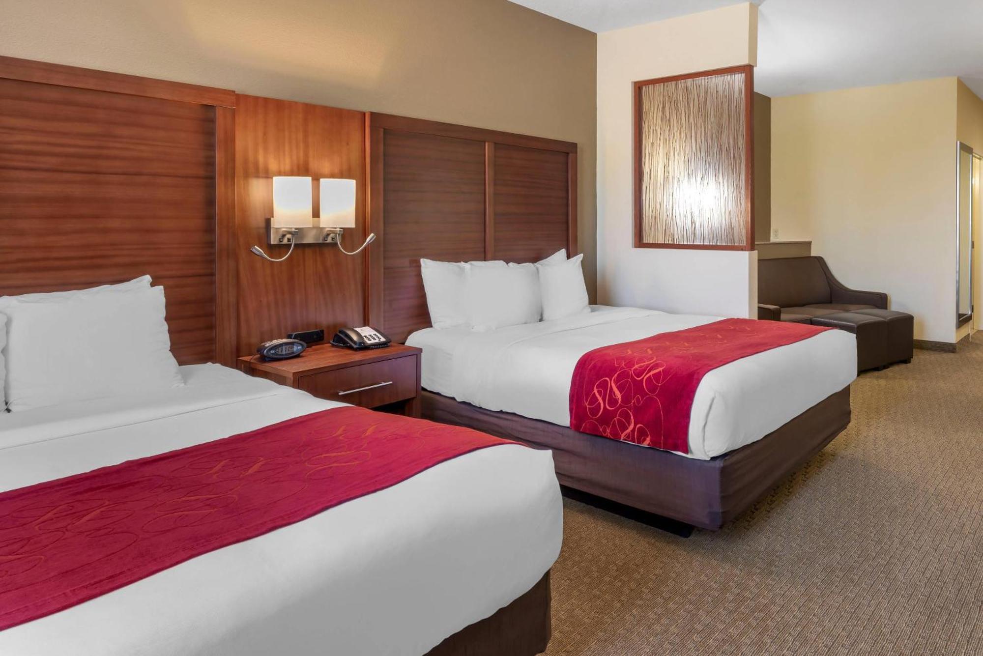 Queen Suite Two Queen Beds Mountain View,1698904664:JPEG