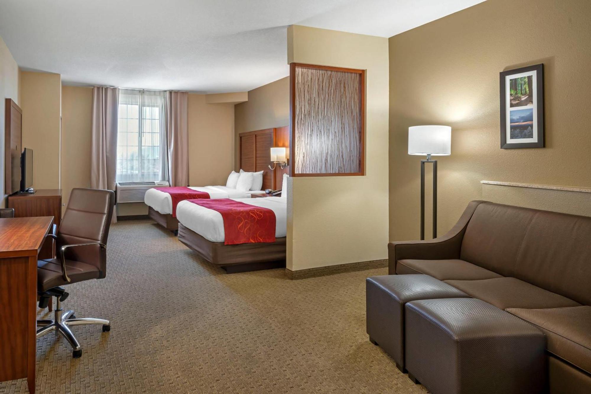 Queen Suite Two Queen Beds