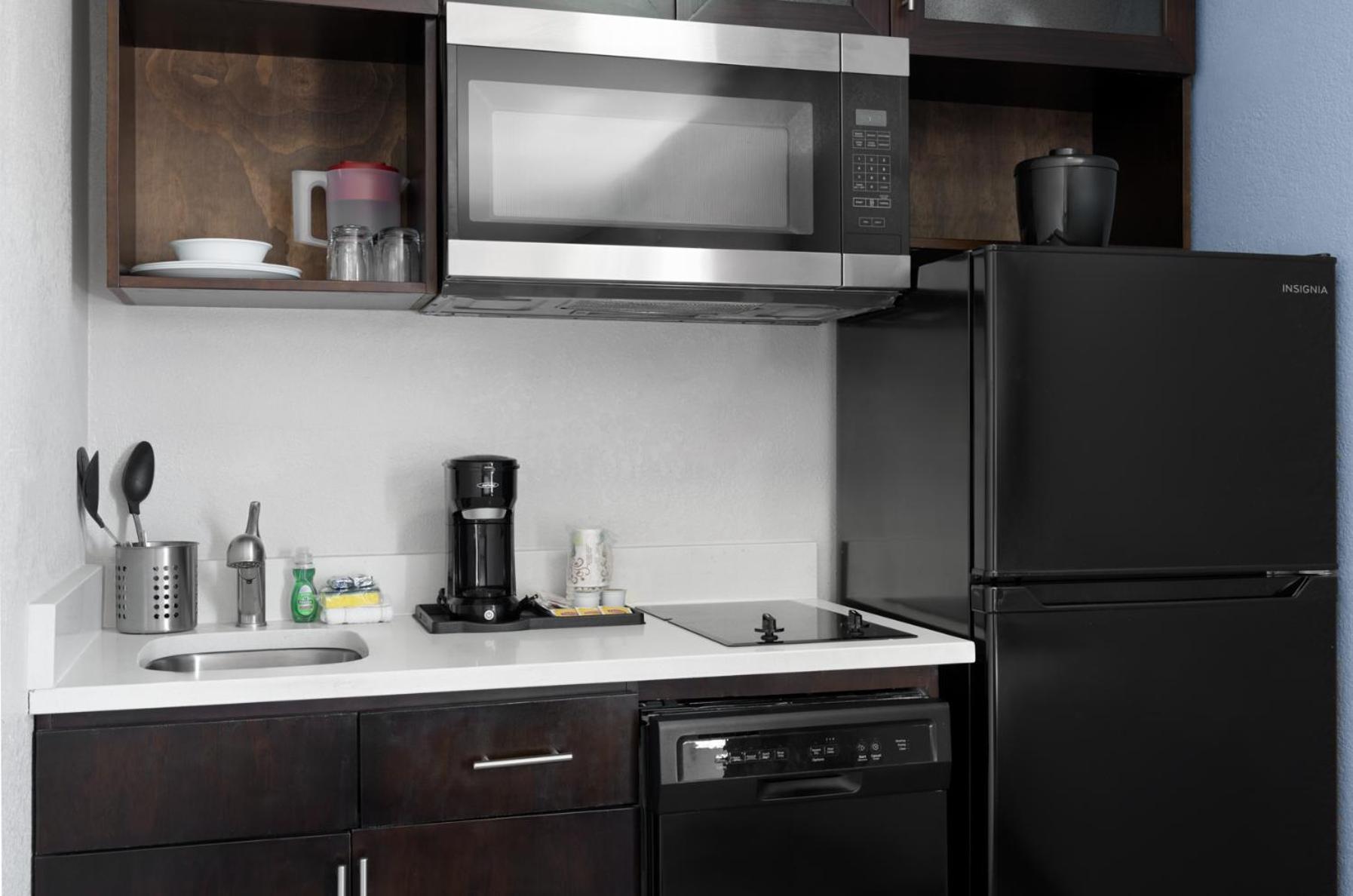 One Queen Bed Kitchenette Suite - Non Smoking,1698915342:JPEG
