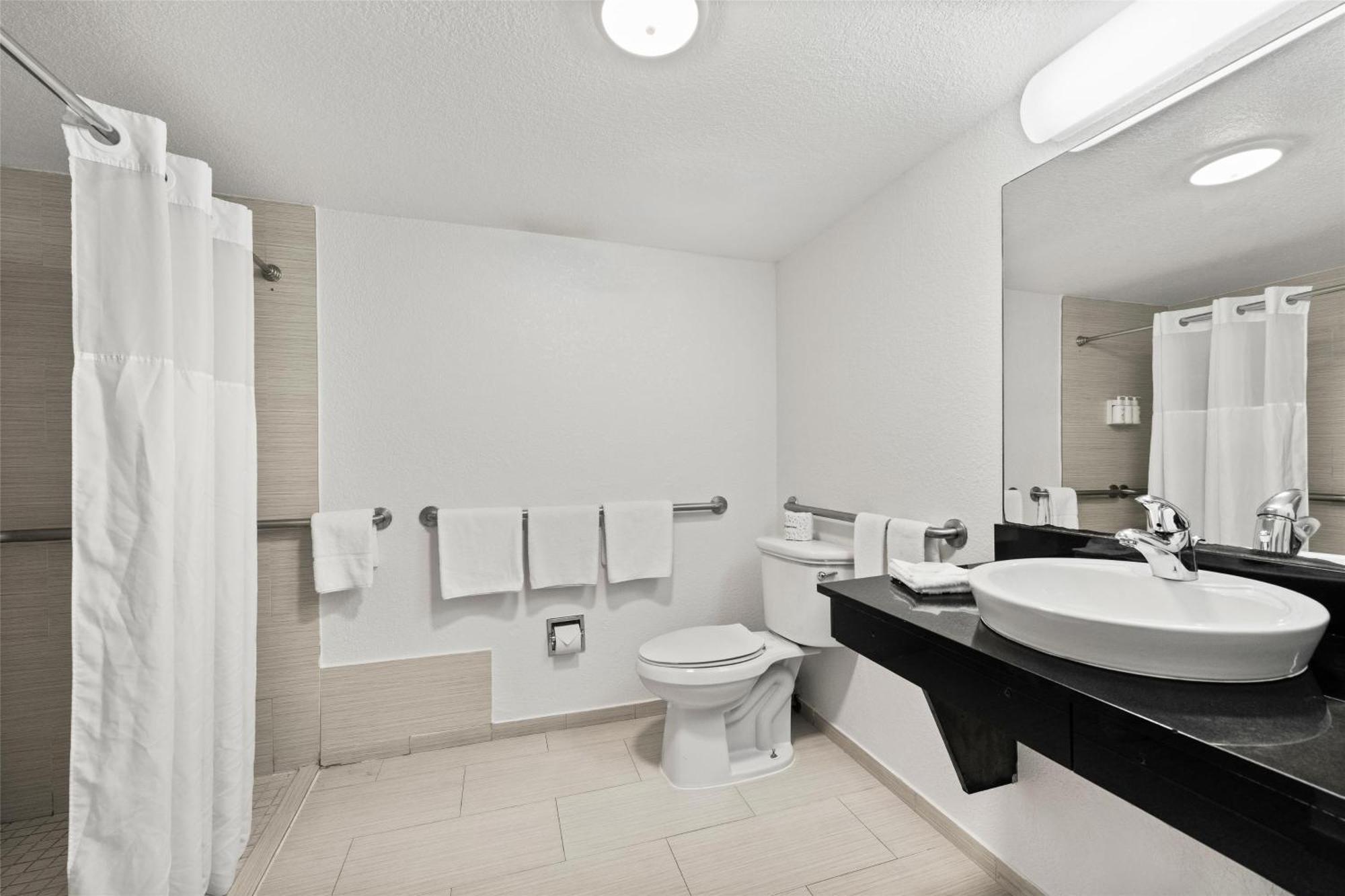 King Room with Roll-in Shower - Disability Access - Non-Smoking,1698927501:JPEG