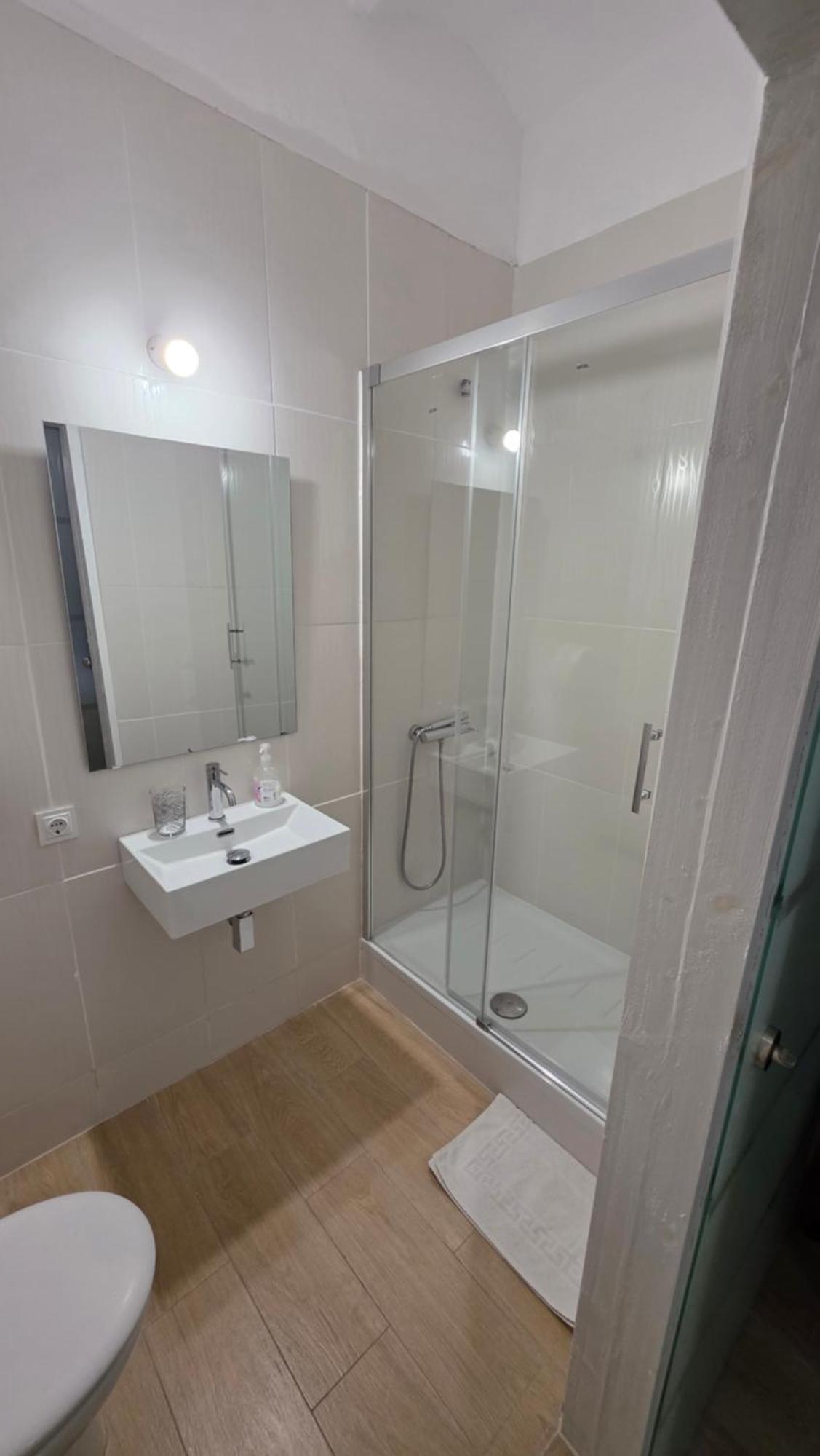 Triple Room Private Bathroom,1698961279:JPEG