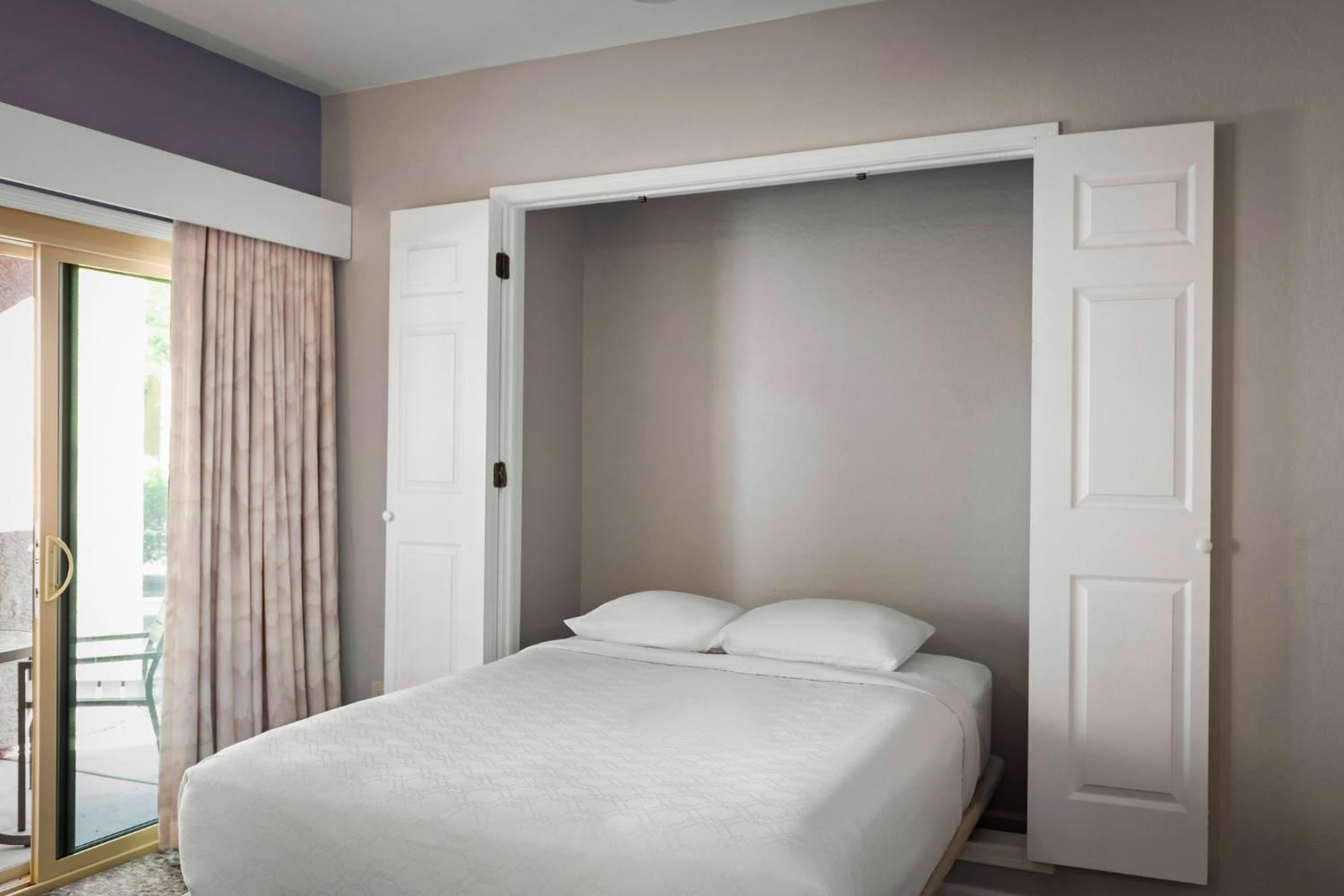 Studio with Murphy Bed (2 Adults)