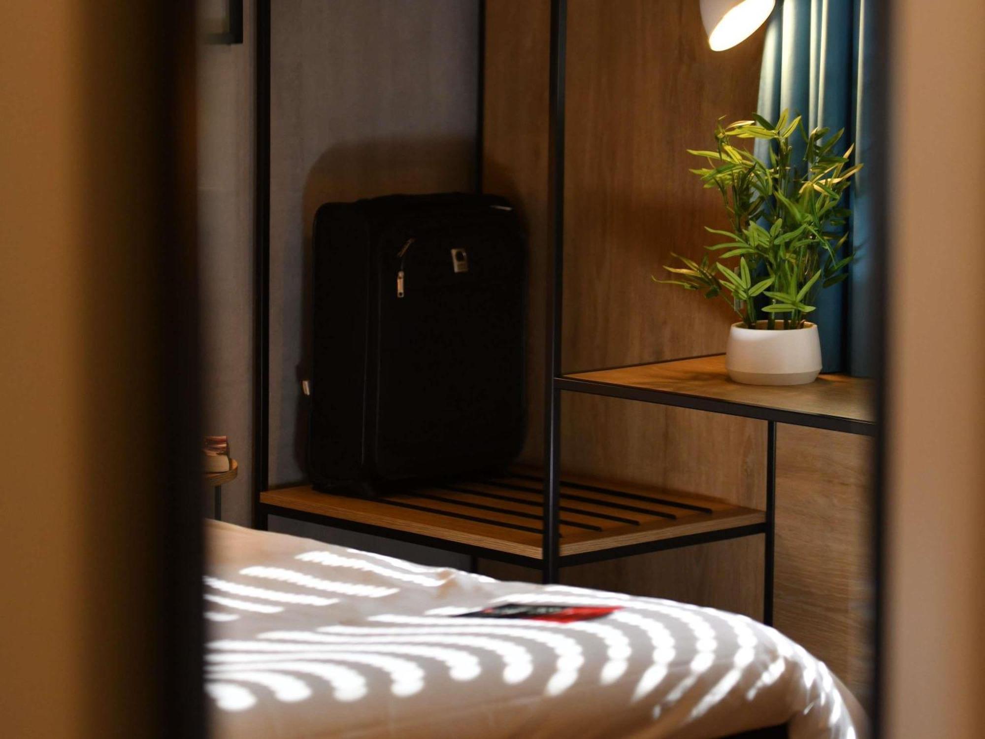 Chambre Double Accessible aux Personnes à Mobilité Réduite