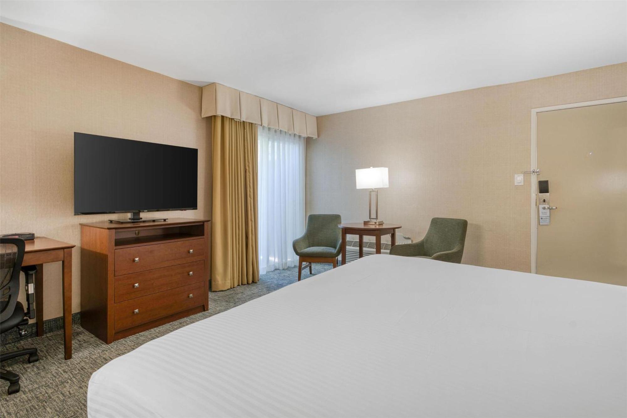 King Room,1704896026:JPEG