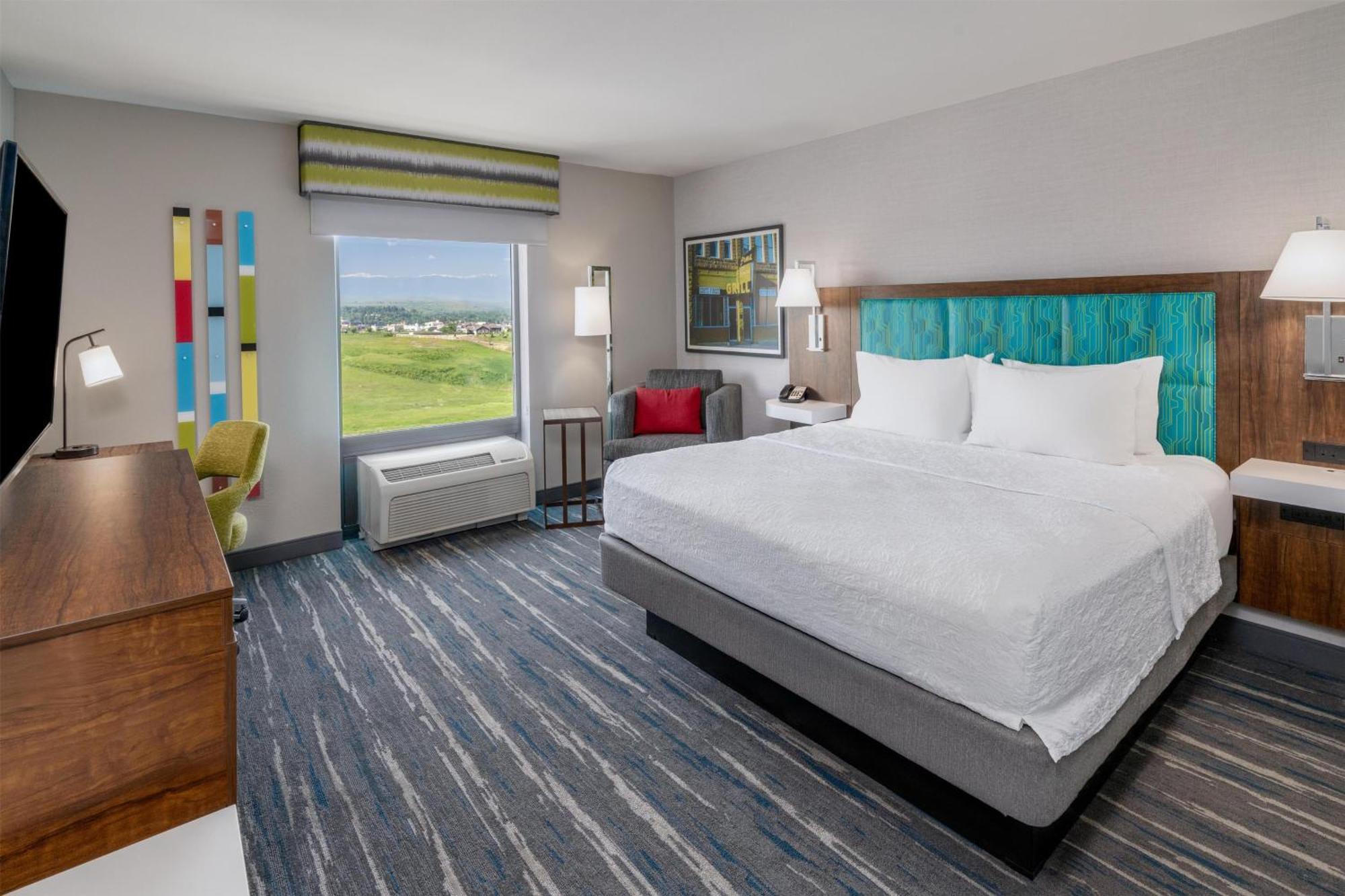 King Room with King Bed - Non-Smoking