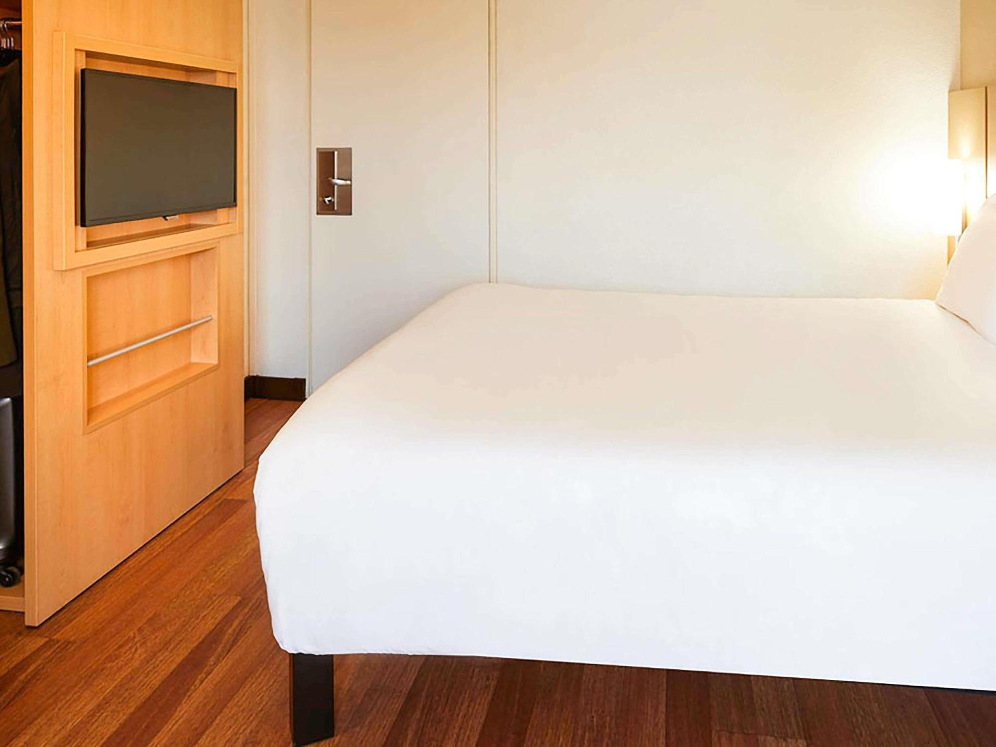 Standard Double Room,1704959622:JPEG