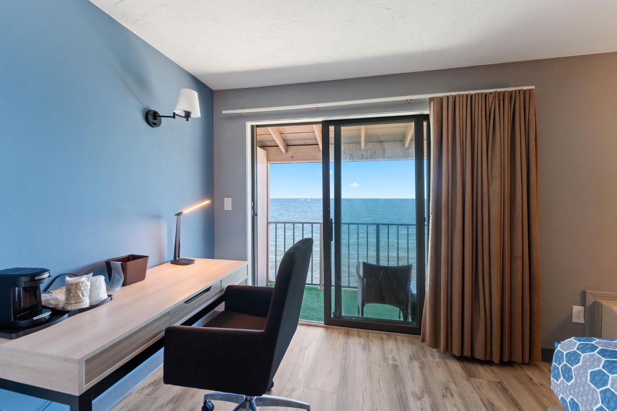 Ocean Double queen With Private Balcony