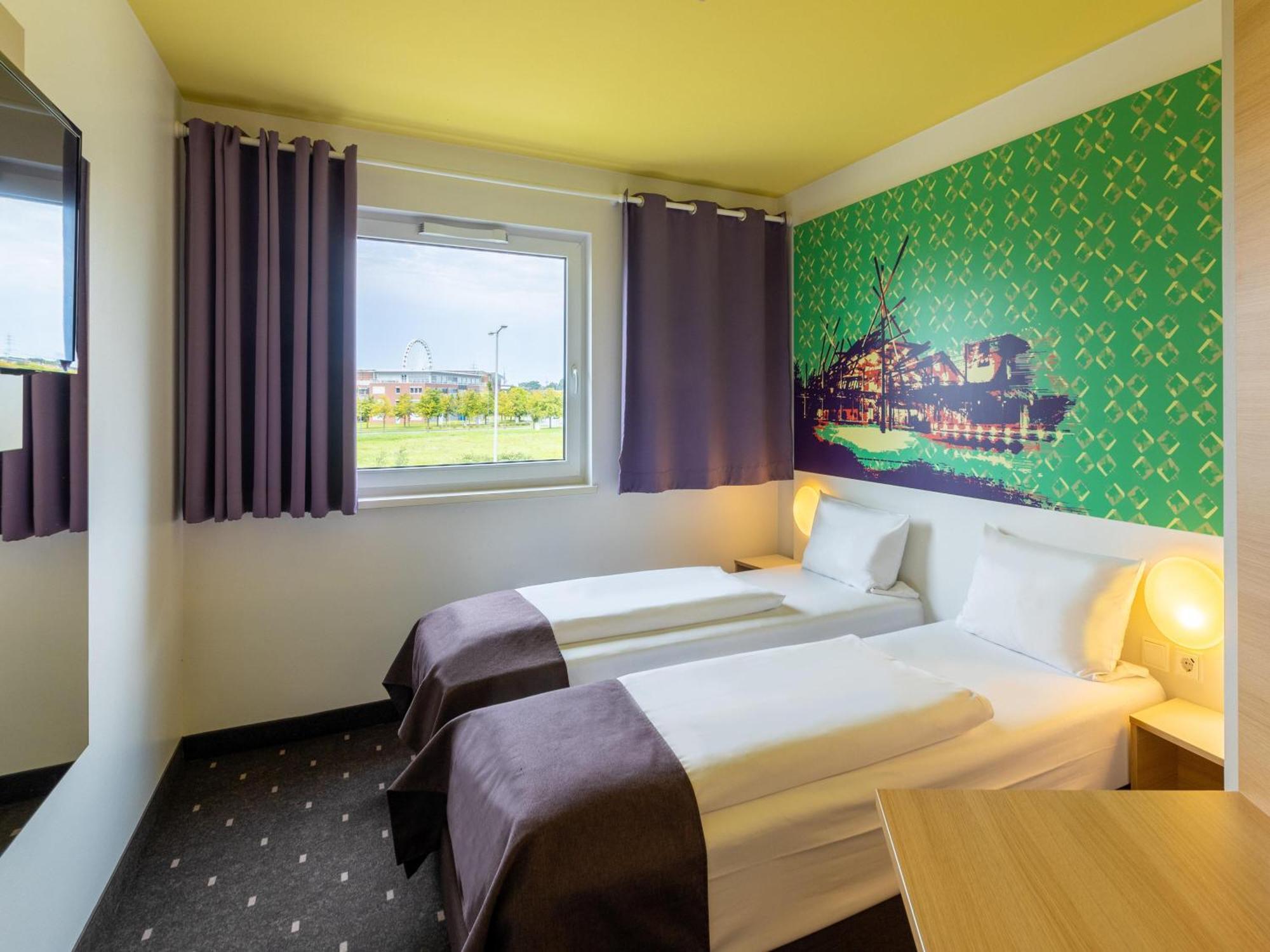 Twin Room,1705577272:JPEG